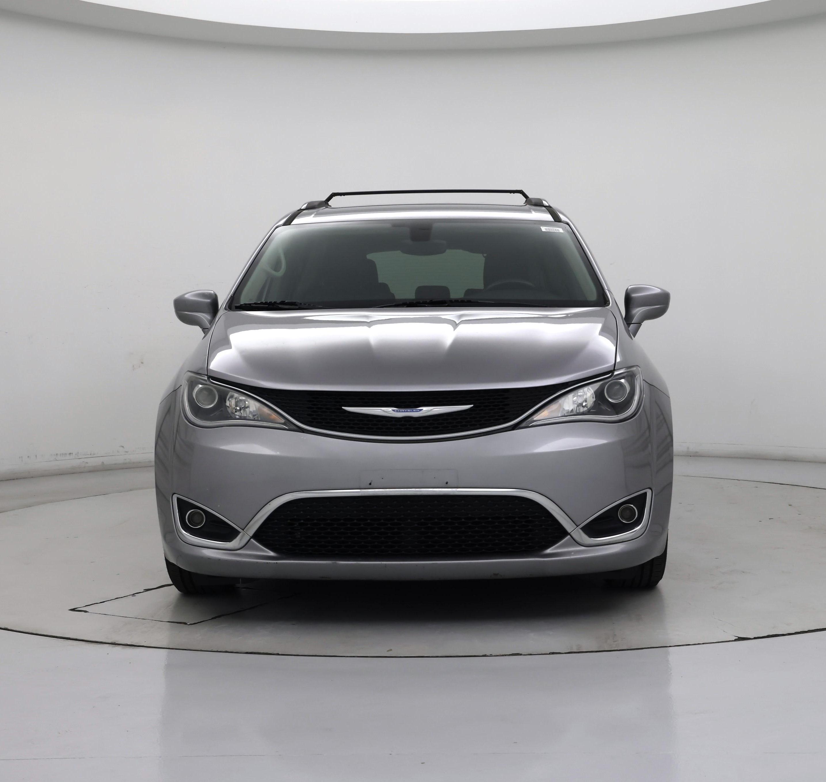 Thumbnail: 2018 Chrysler Pacifica - 5