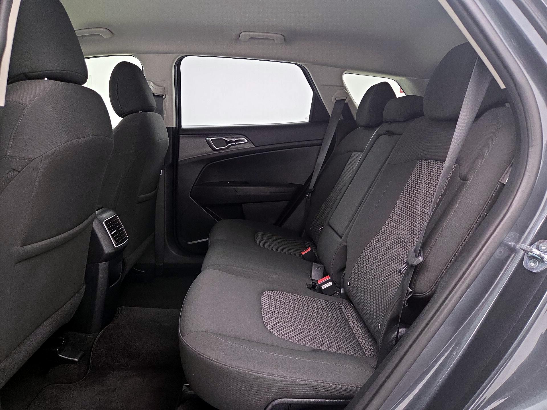 Thumbnail: 2024 Kia Sportage - 18