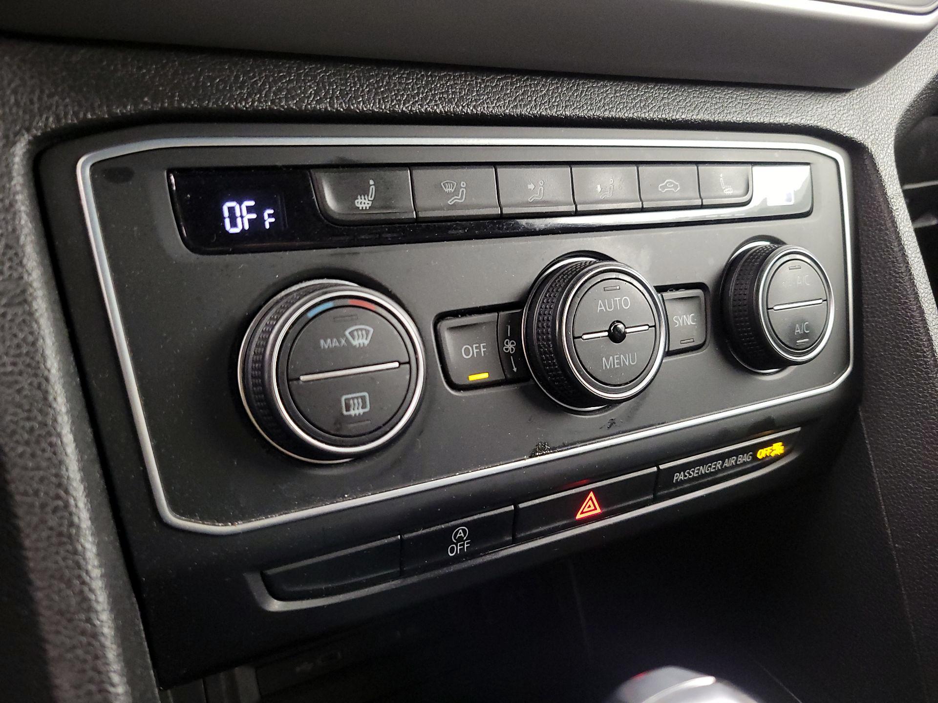 Thumbnail: 2021 Volkswagen Atlas - 16