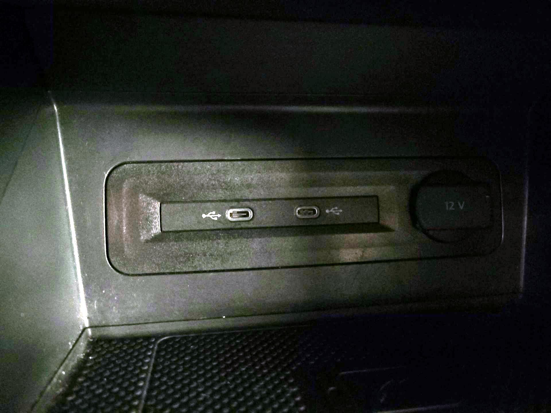 Thumbnail: 2021 Volkswagen Atlas - 18