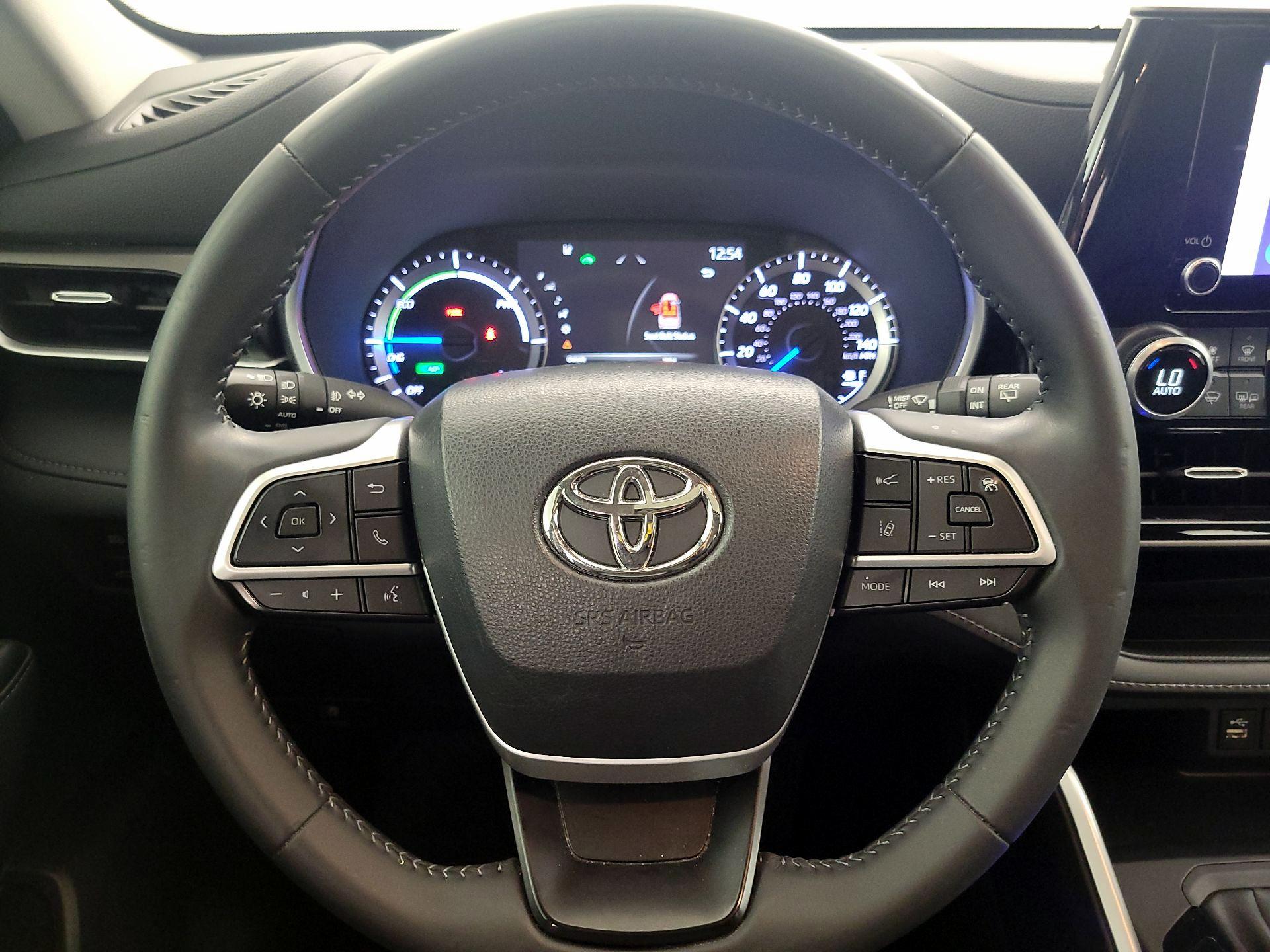 Thumbnail: 2023 Toyota Highlander - 10