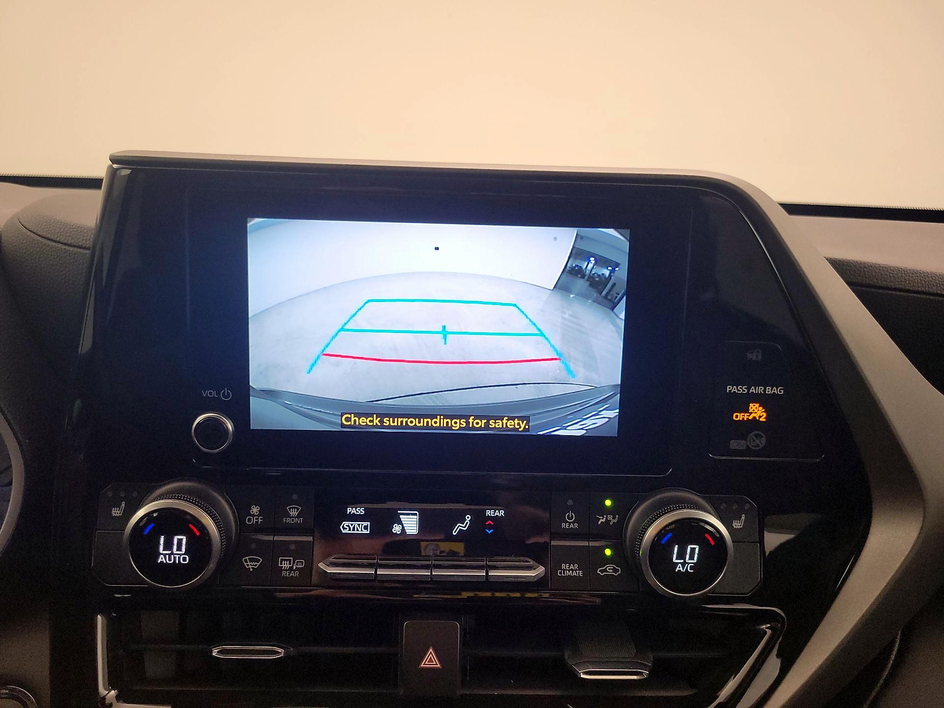 Thumbnail: 2023 Toyota Highlander - 14