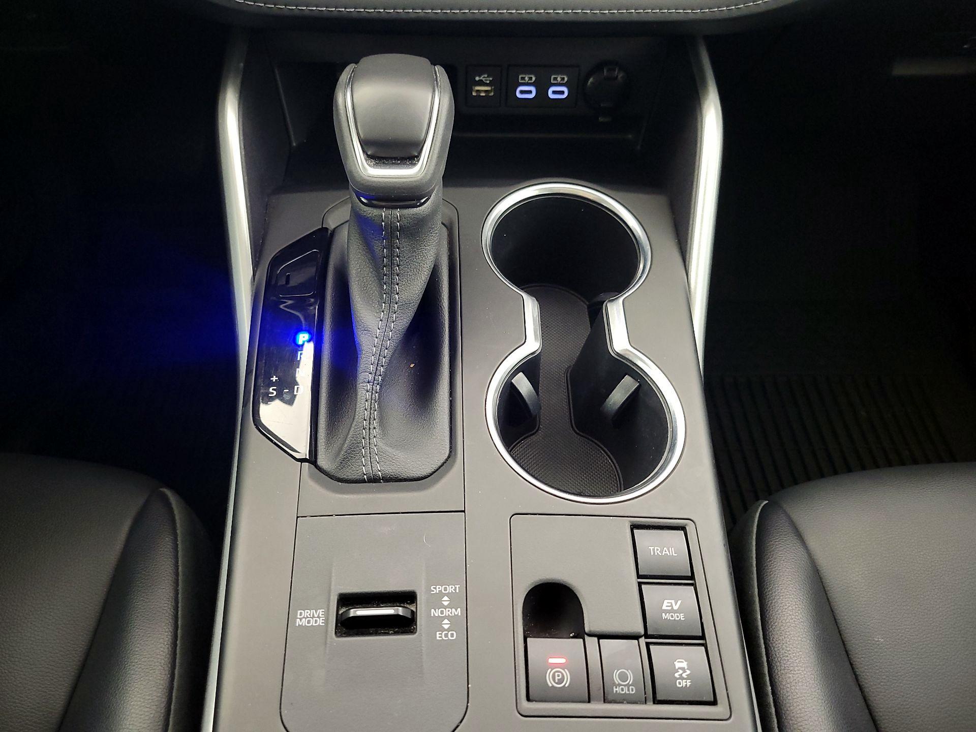 Thumbnail: 2023 Toyota Highlander - 17