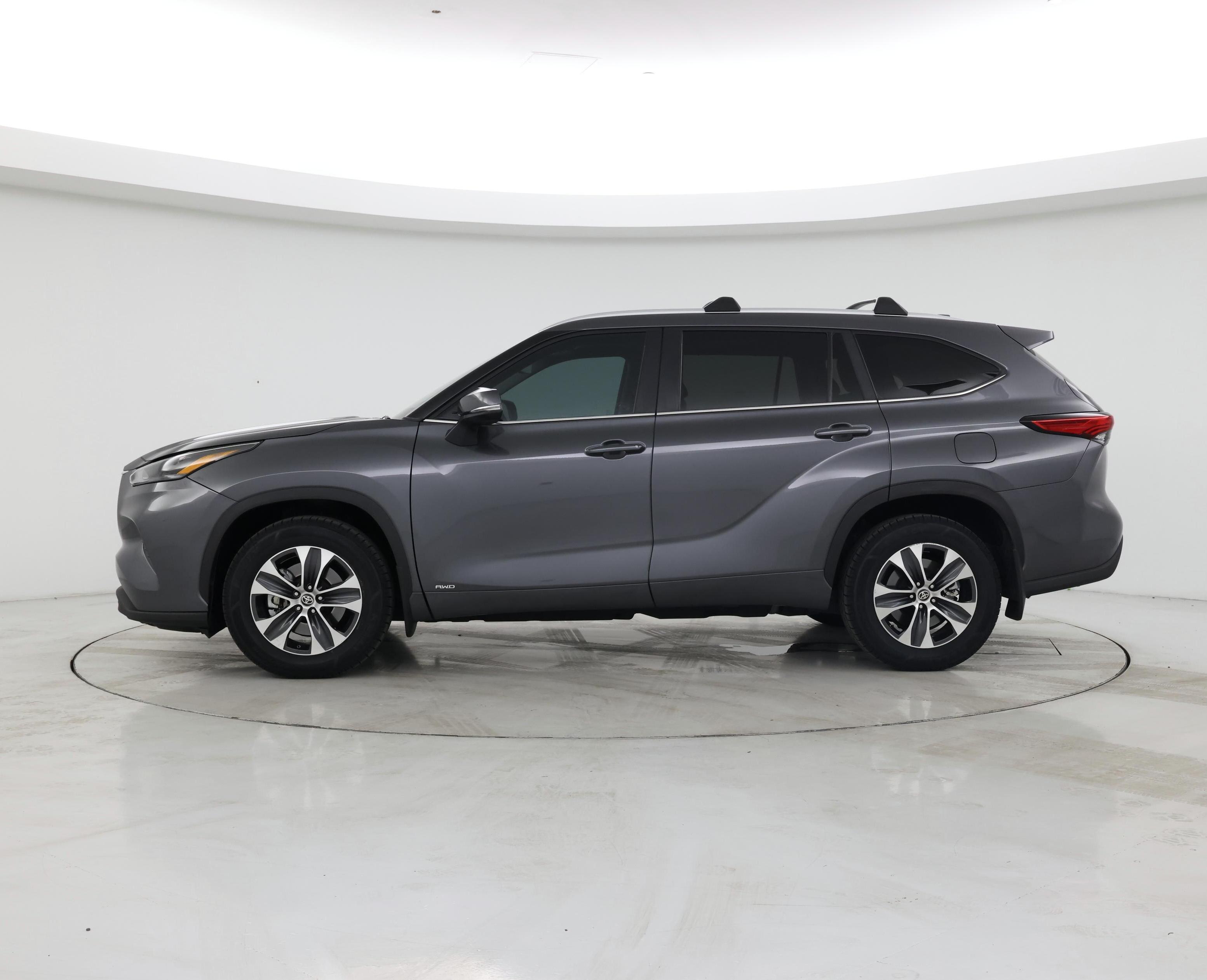 Thumbnail: 2023 Toyota Highlander - 3