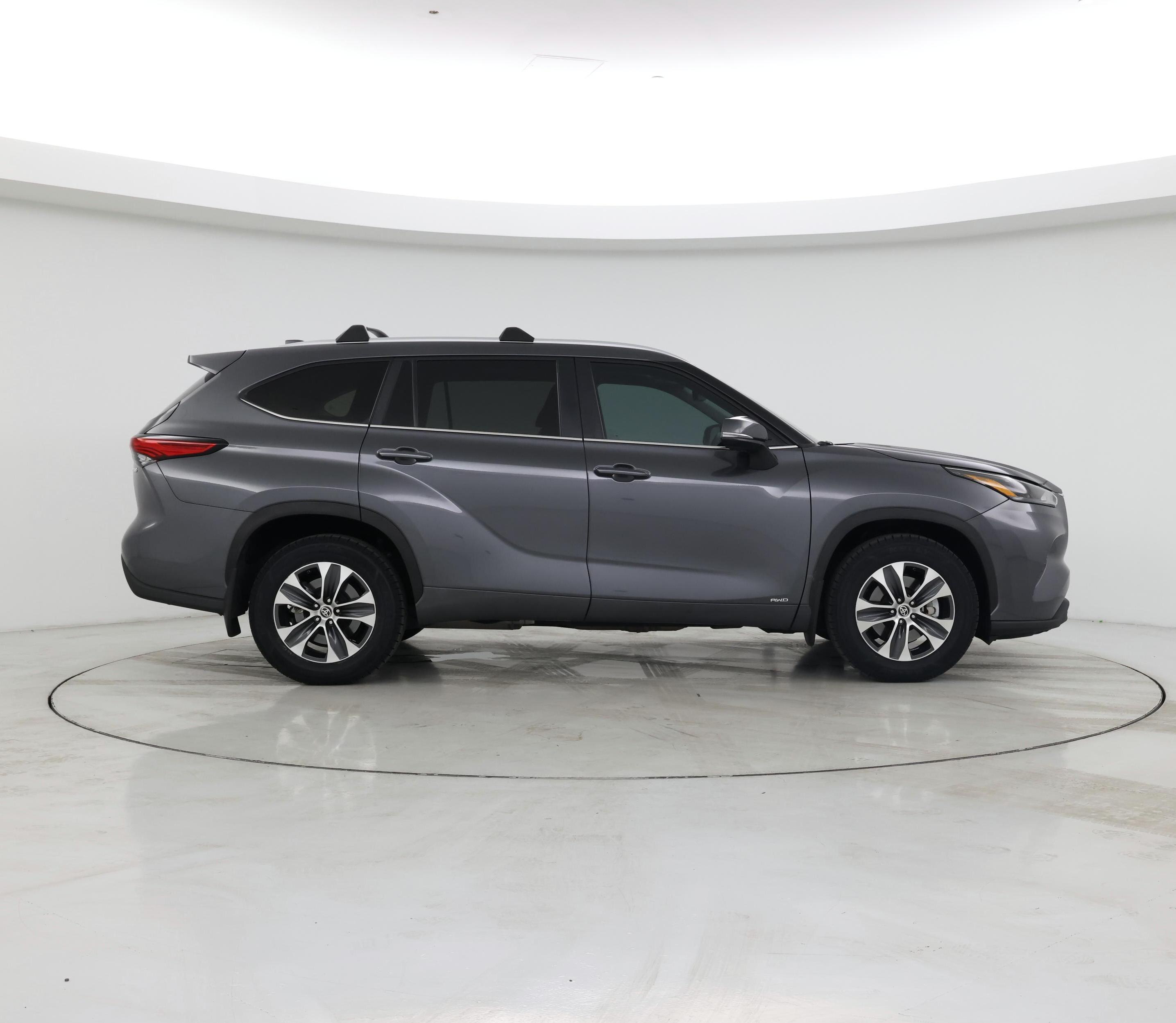 Thumbnail: 2023 Toyota Highlander - 7