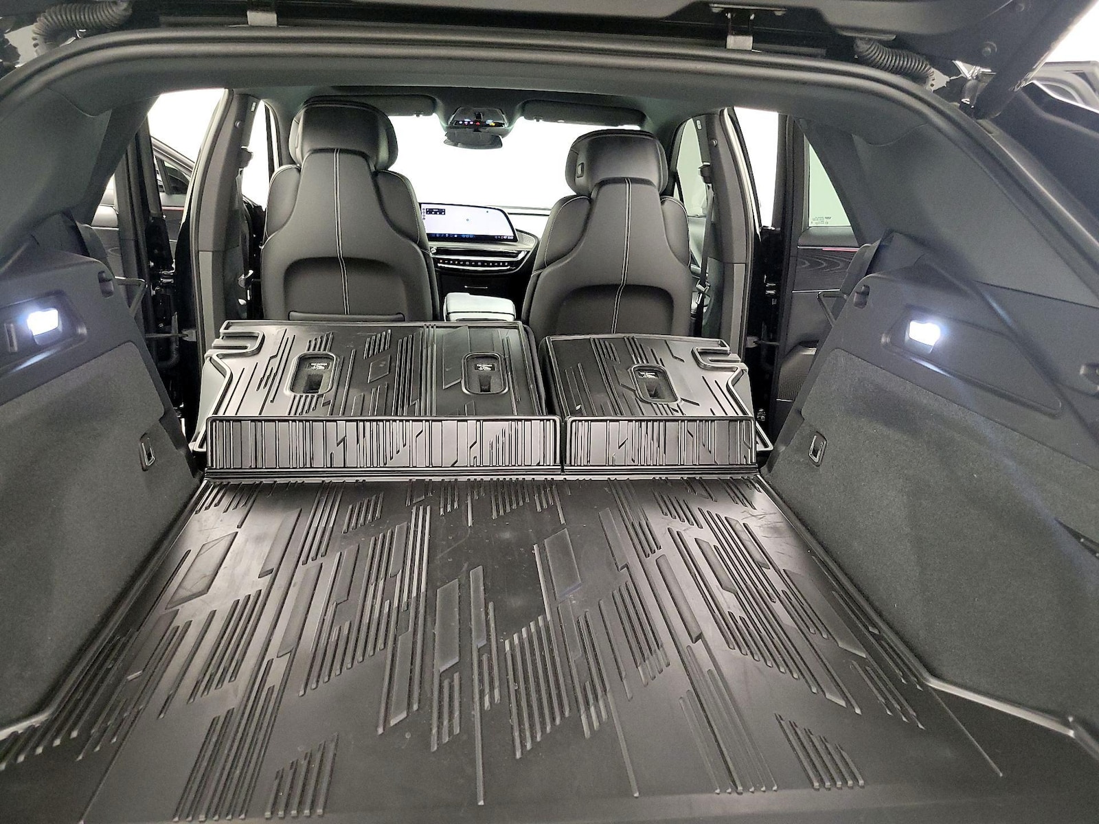 2024 Cadillac LYRIQ Luxury 1 - Photo 23