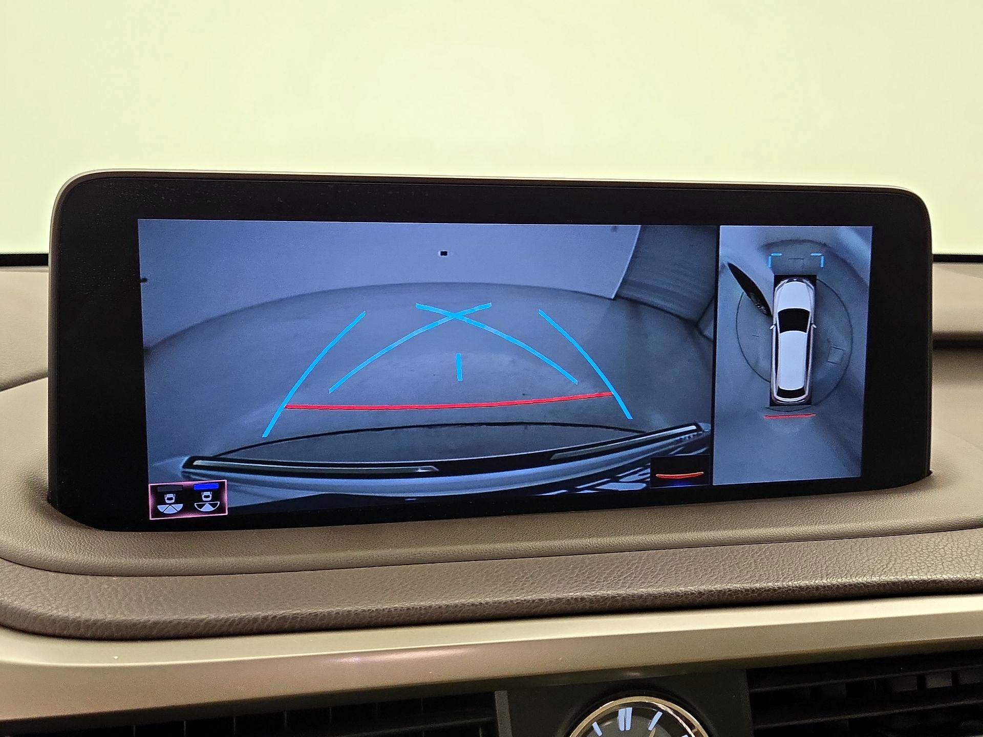 Thumbnail: 2020 Lexus RX - 15