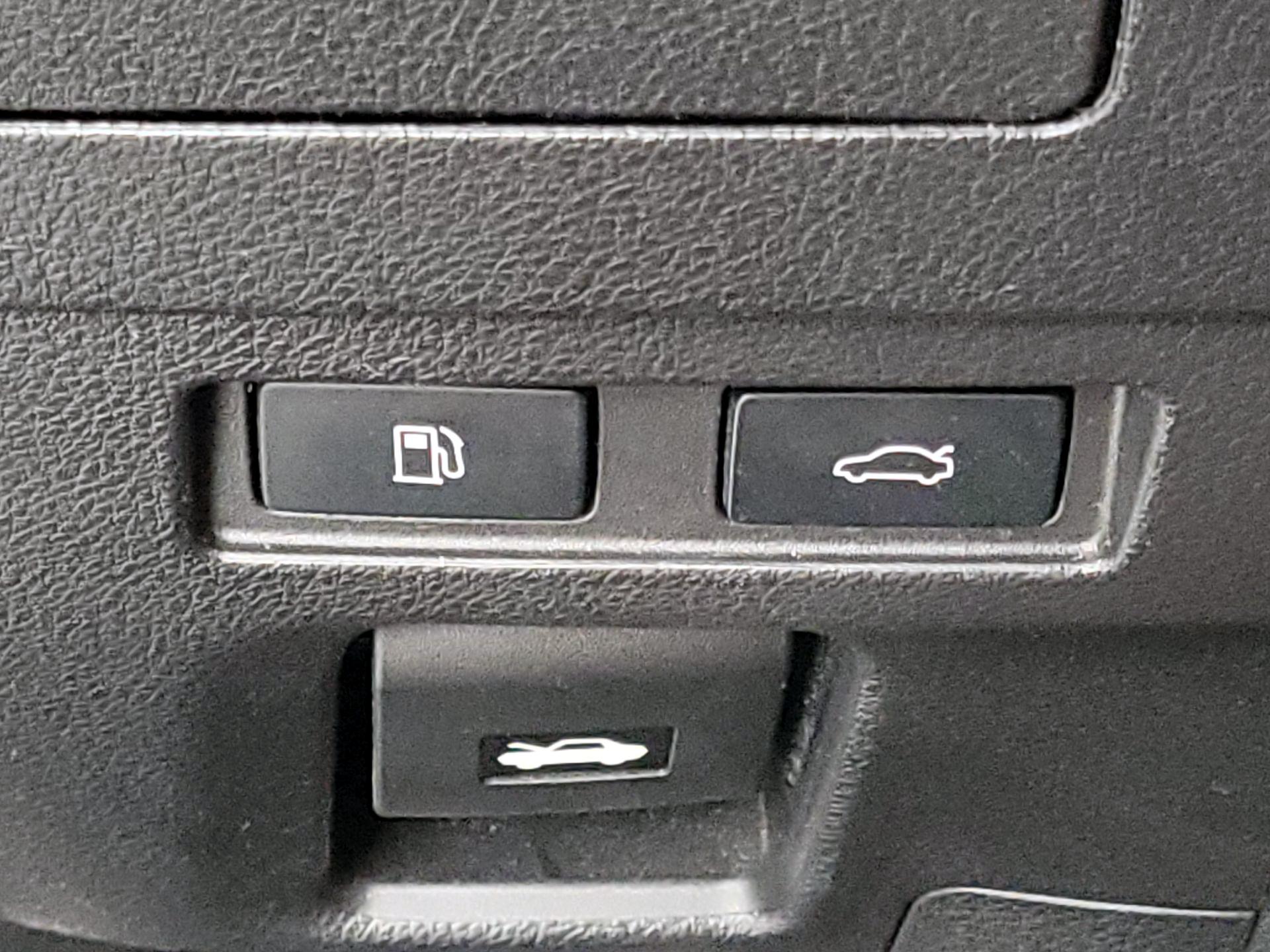 Thumbnail: 2023 Lexus ES - 13