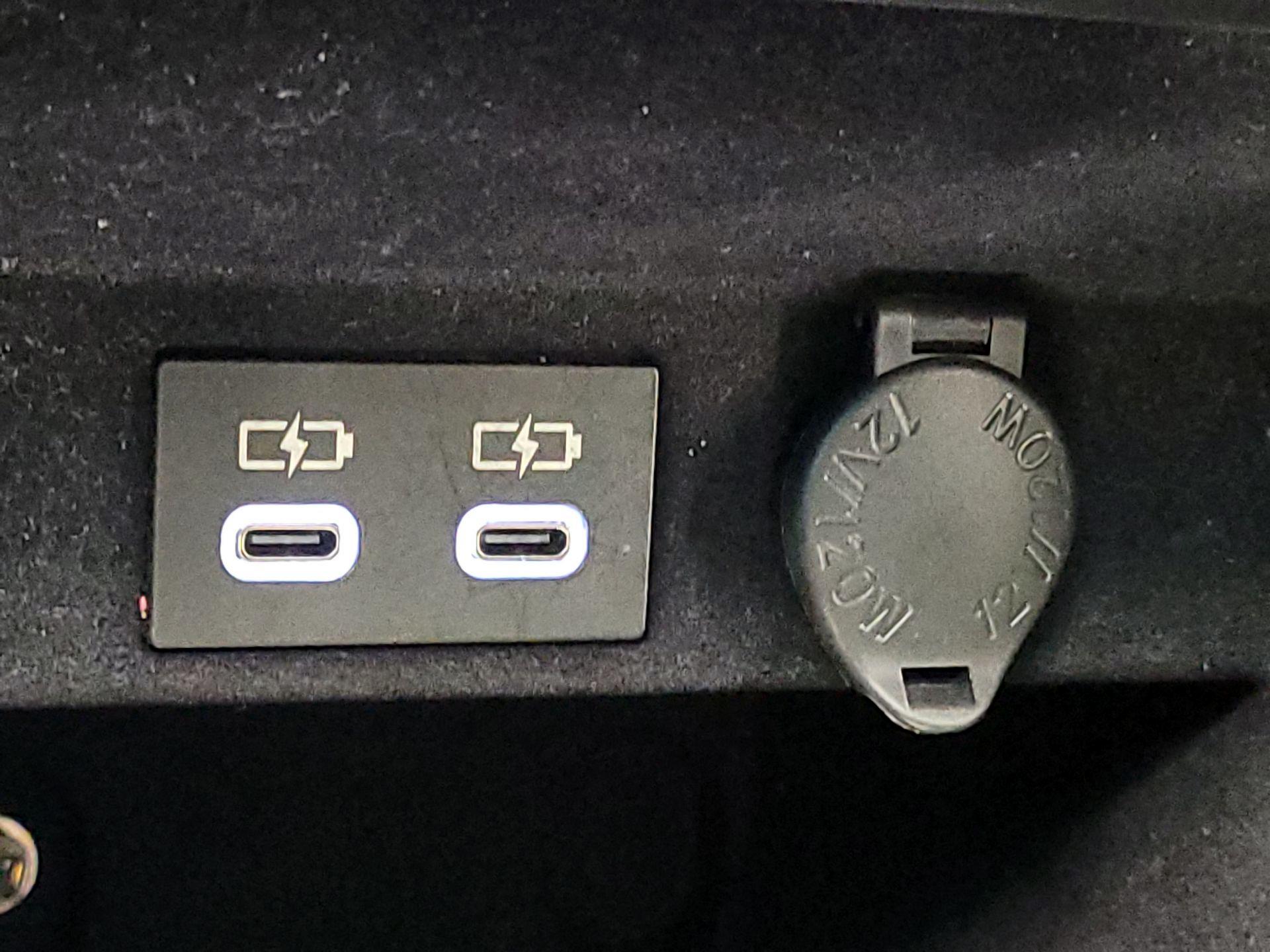 Thumbnail: 2023 Lexus ES - 18