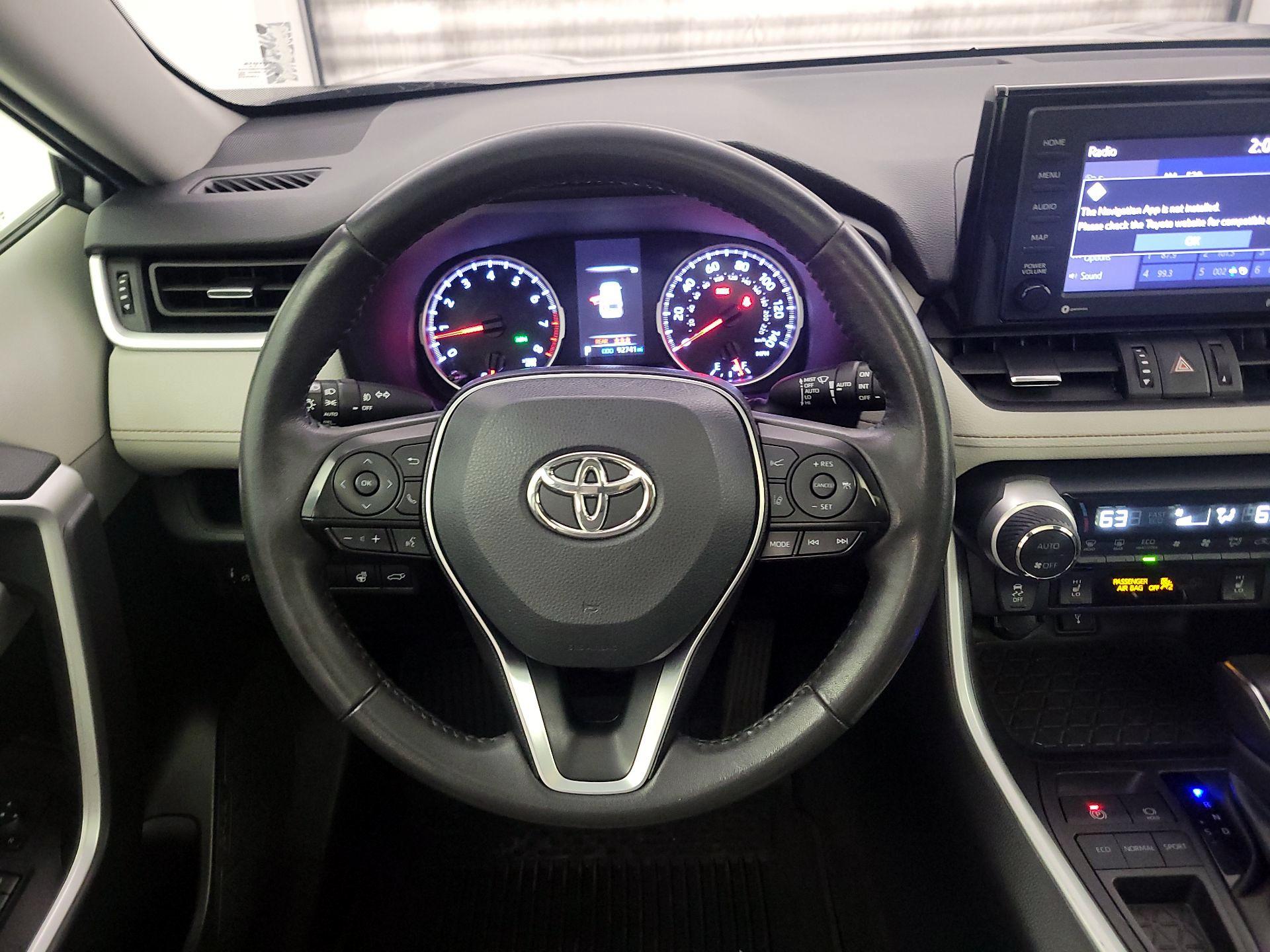 Thumbnail: 2022 Toyota RAV4 - 10