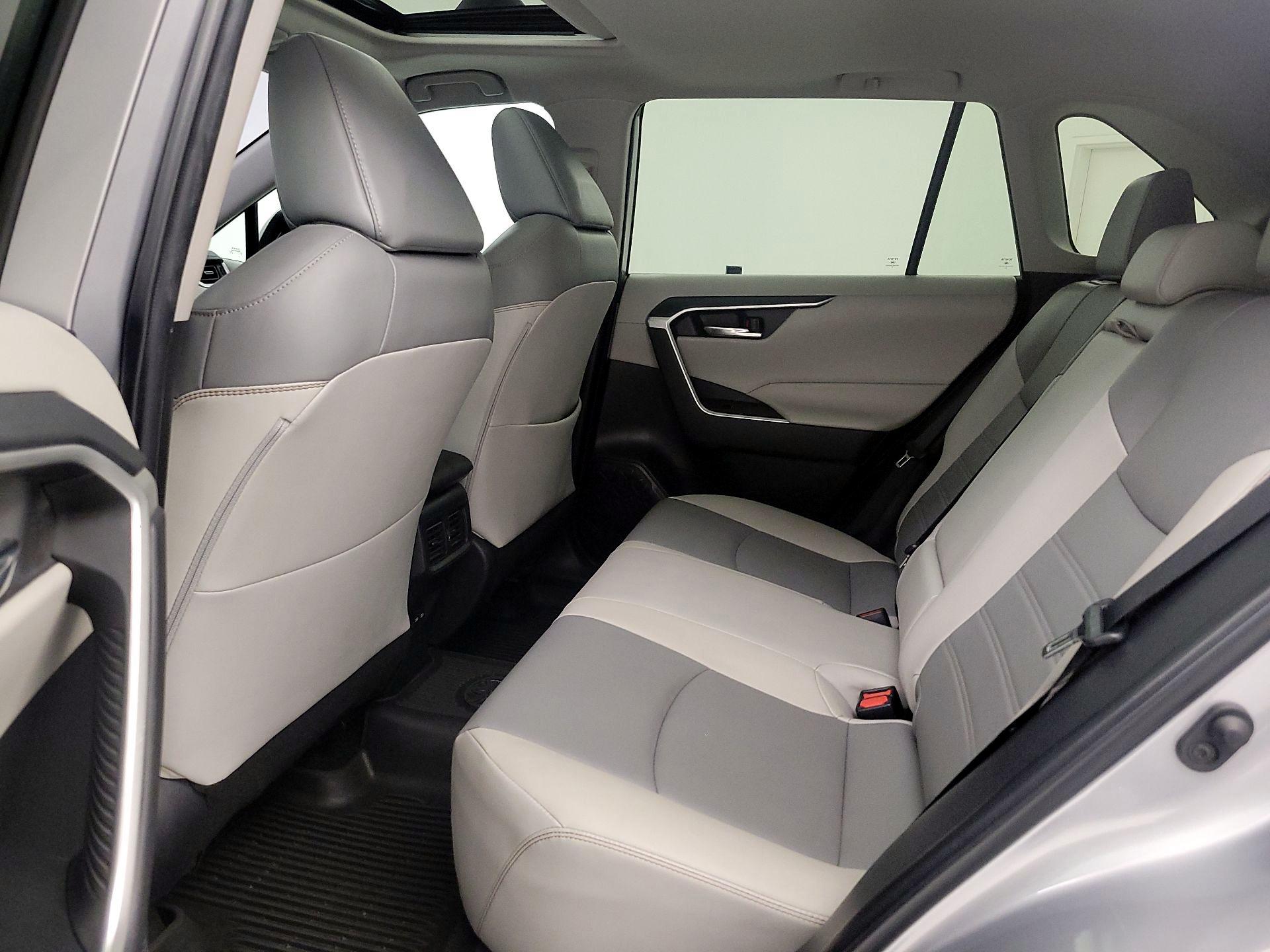 Thumbnail: 2022 Toyota RAV4 - 20