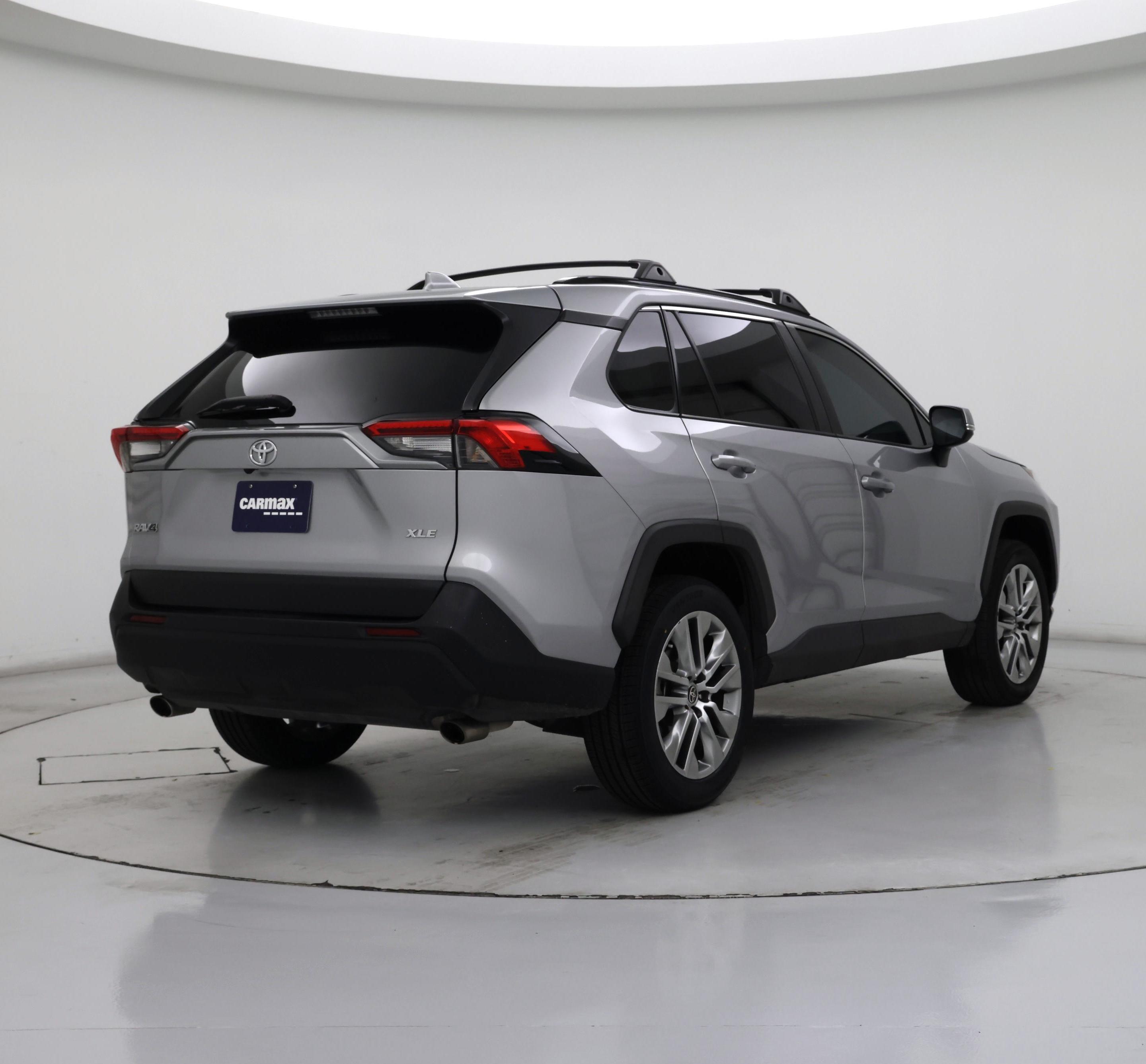 Thumbnail: 2022 Toyota RAV4 - 8
