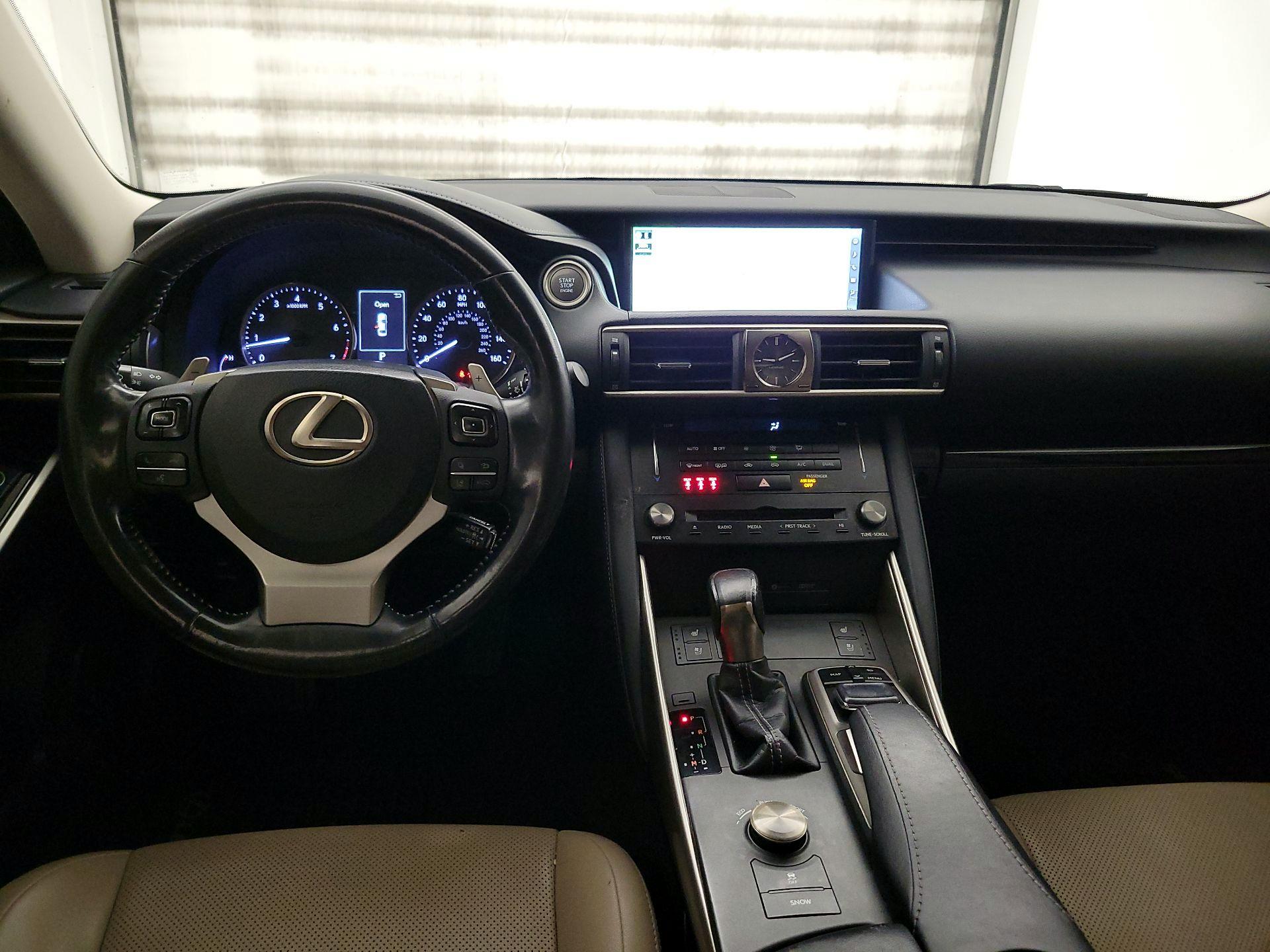 Thumbnail: 2017 Lexus IS - 9