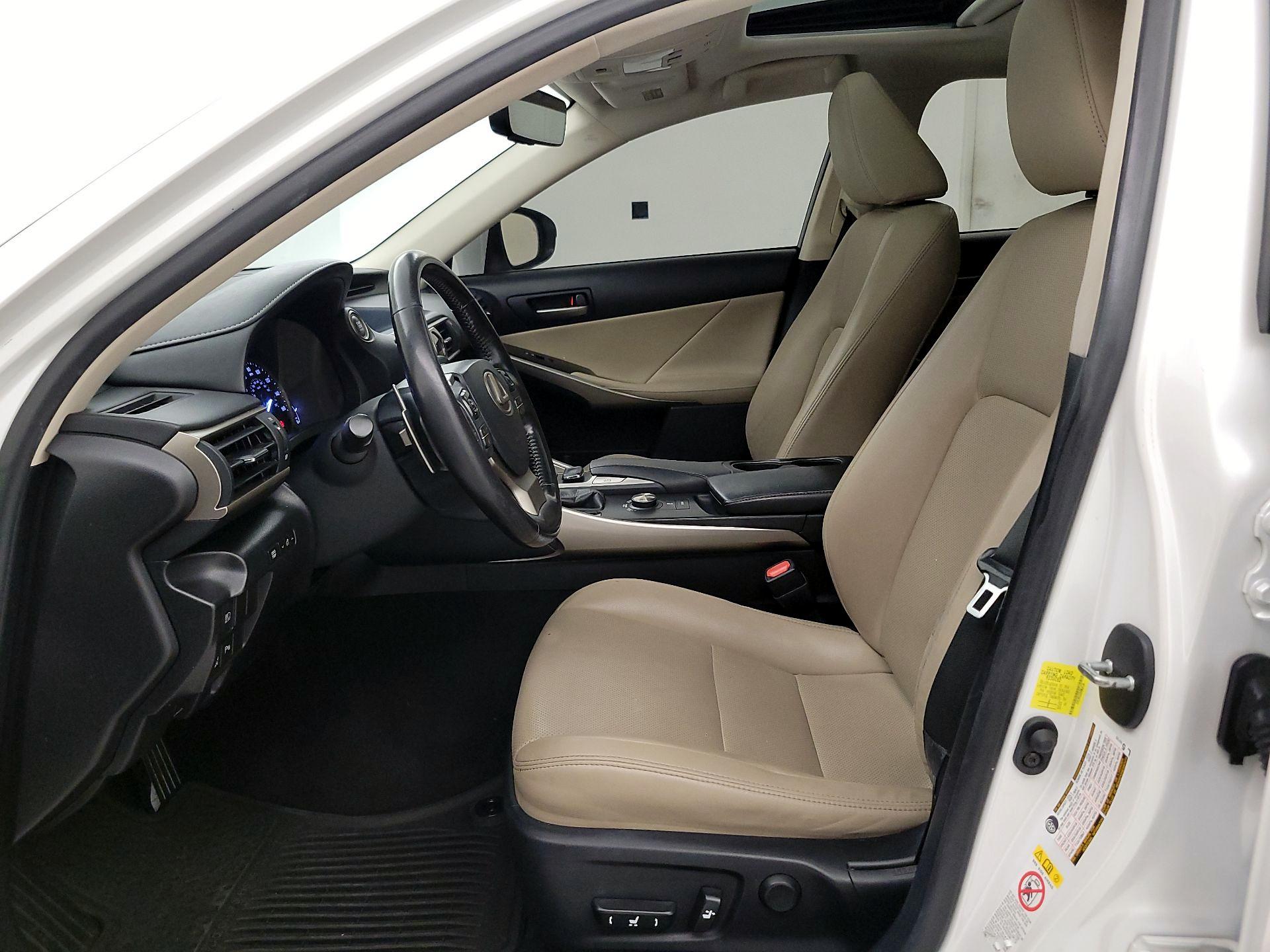 Thumbnail: 2017 Lexus IS - 11