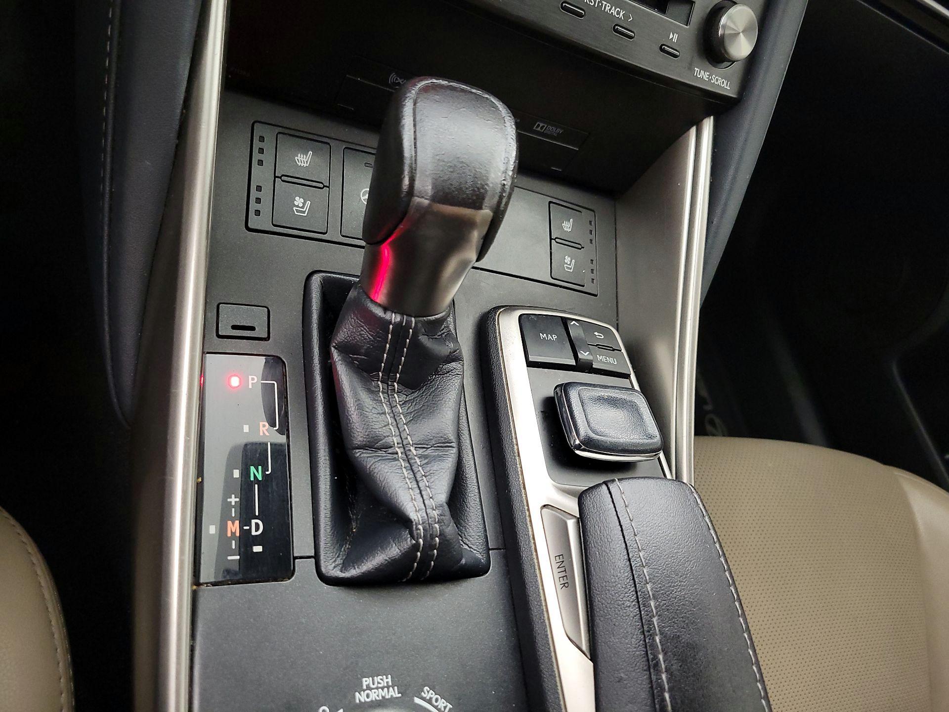 Thumbnail: 2017 Lexus IS - 18