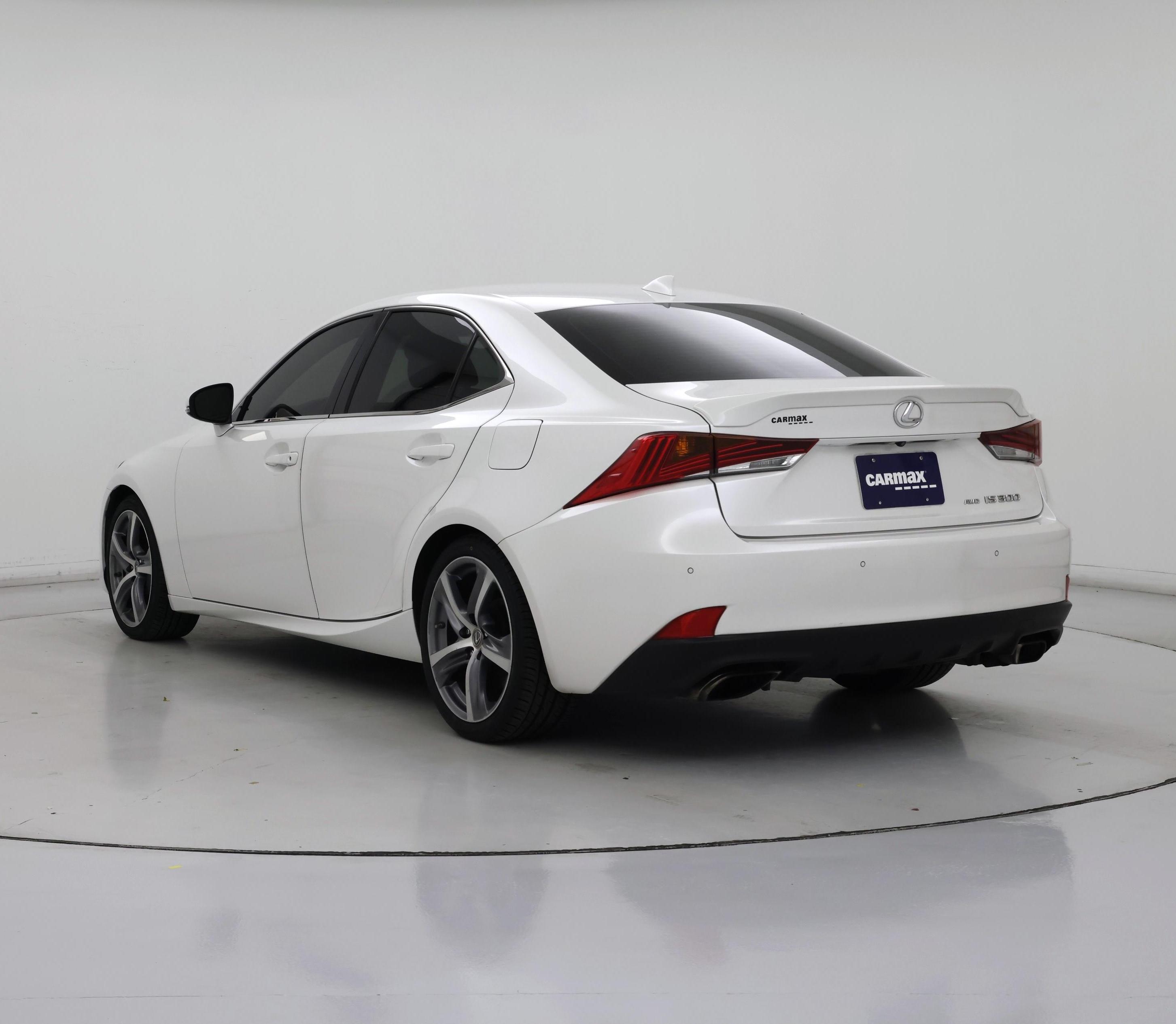 Thumbnail: 2017 Lexus IS - 2