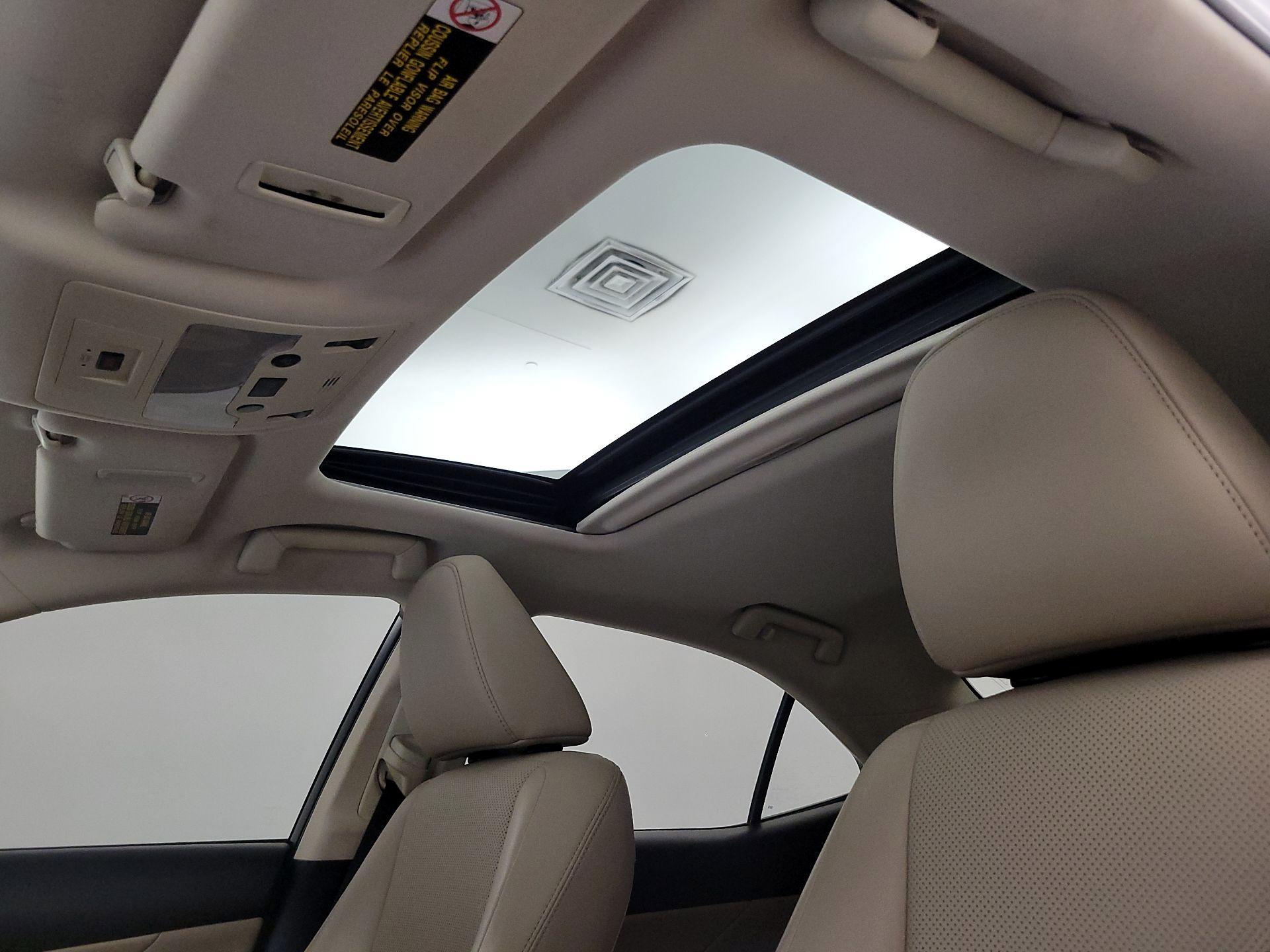 Thumbnail: 2017 Lexus IS - 20