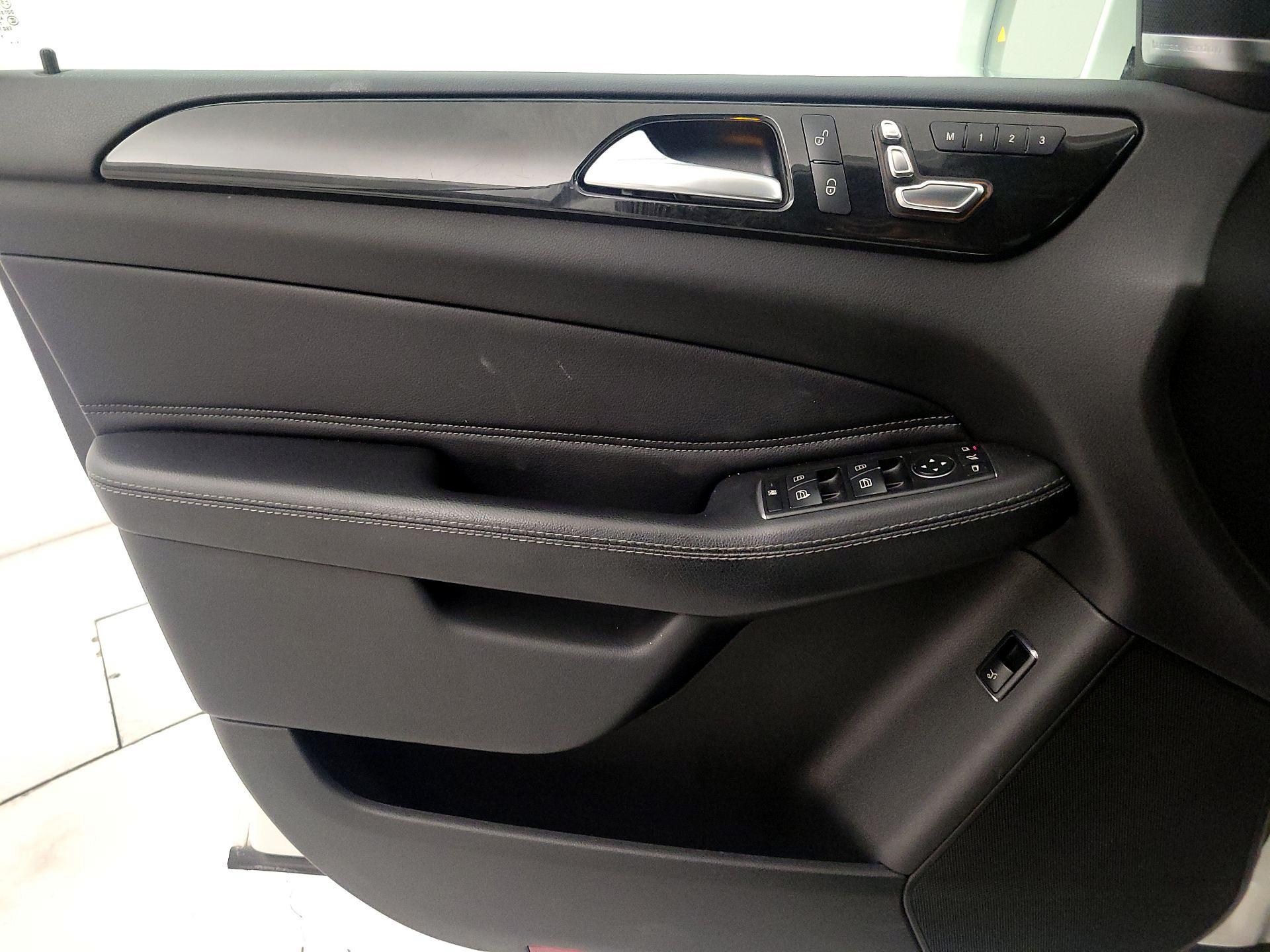 Thumbnail: 2018 Mercedes-Benz GLE - 12