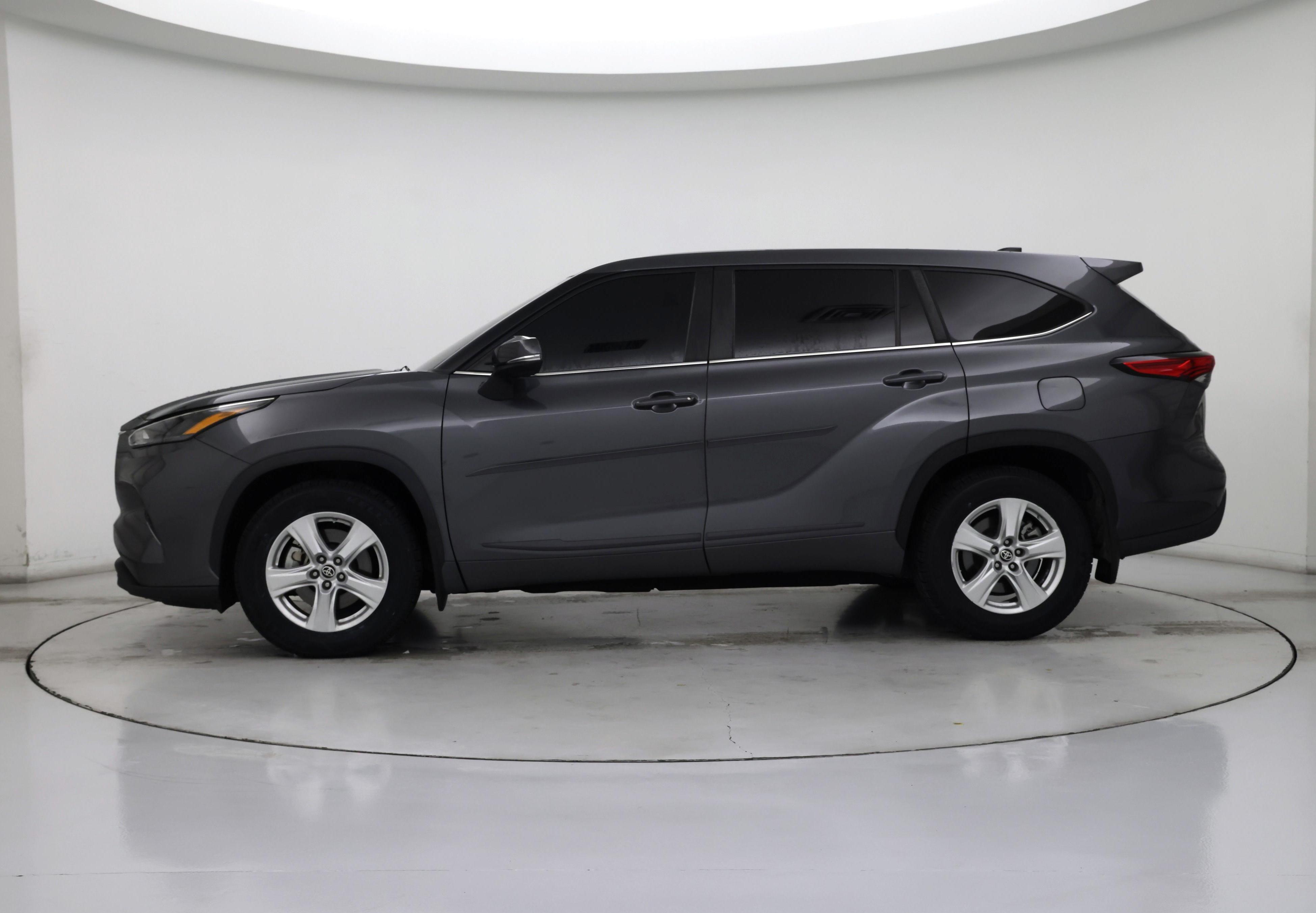 Thumbnail: 2023 Toyota Highlander - 3
