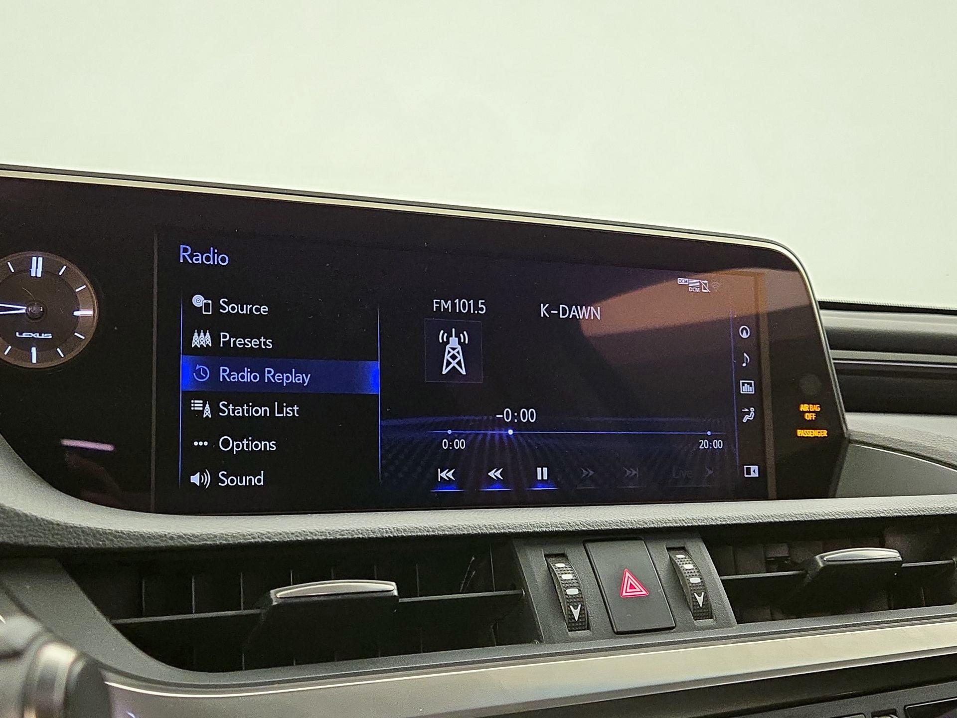 Thumbnail: 2021 Lexus ES - 15