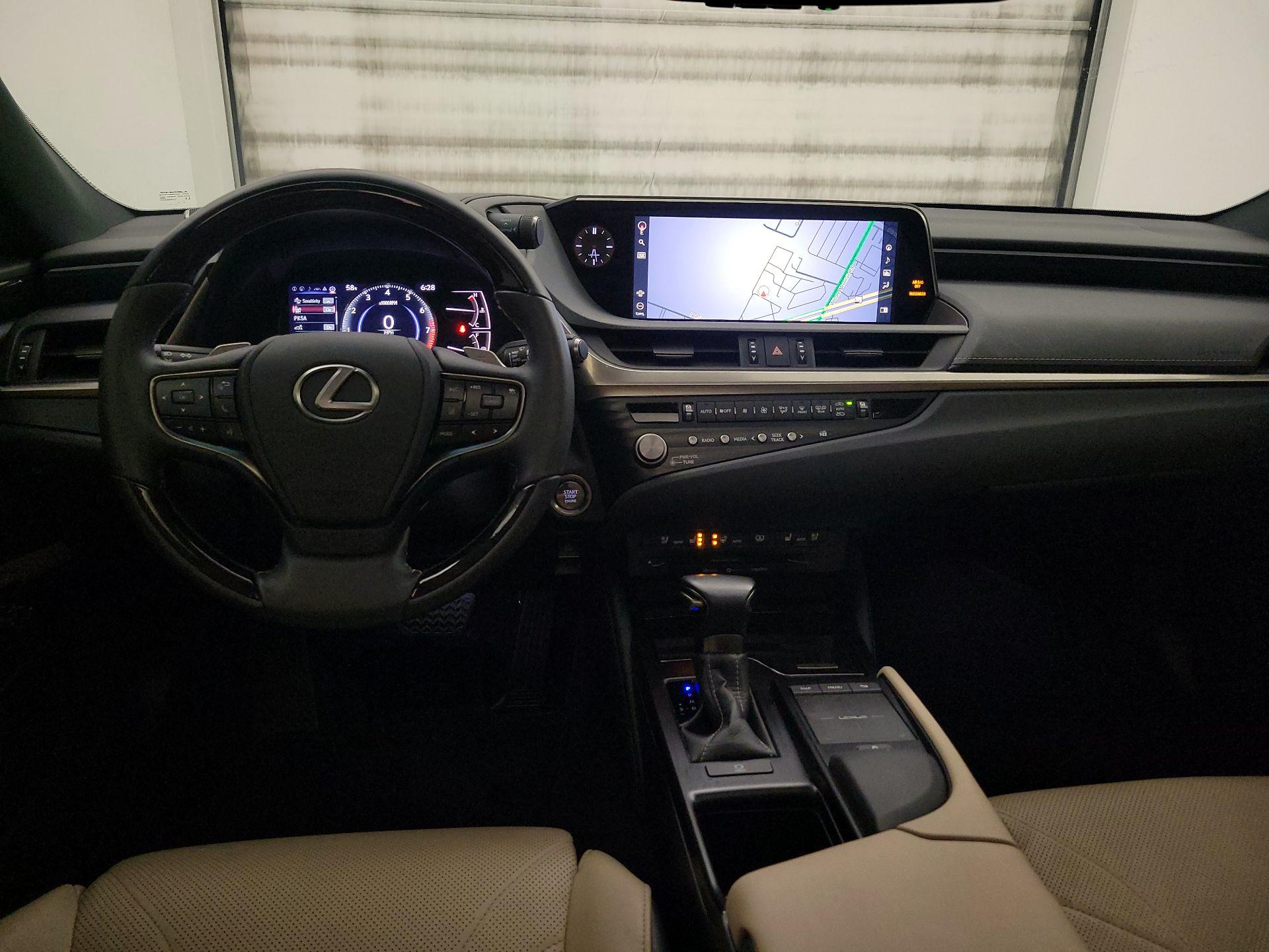 Thumbnail: 2021 Lexus ES - 9