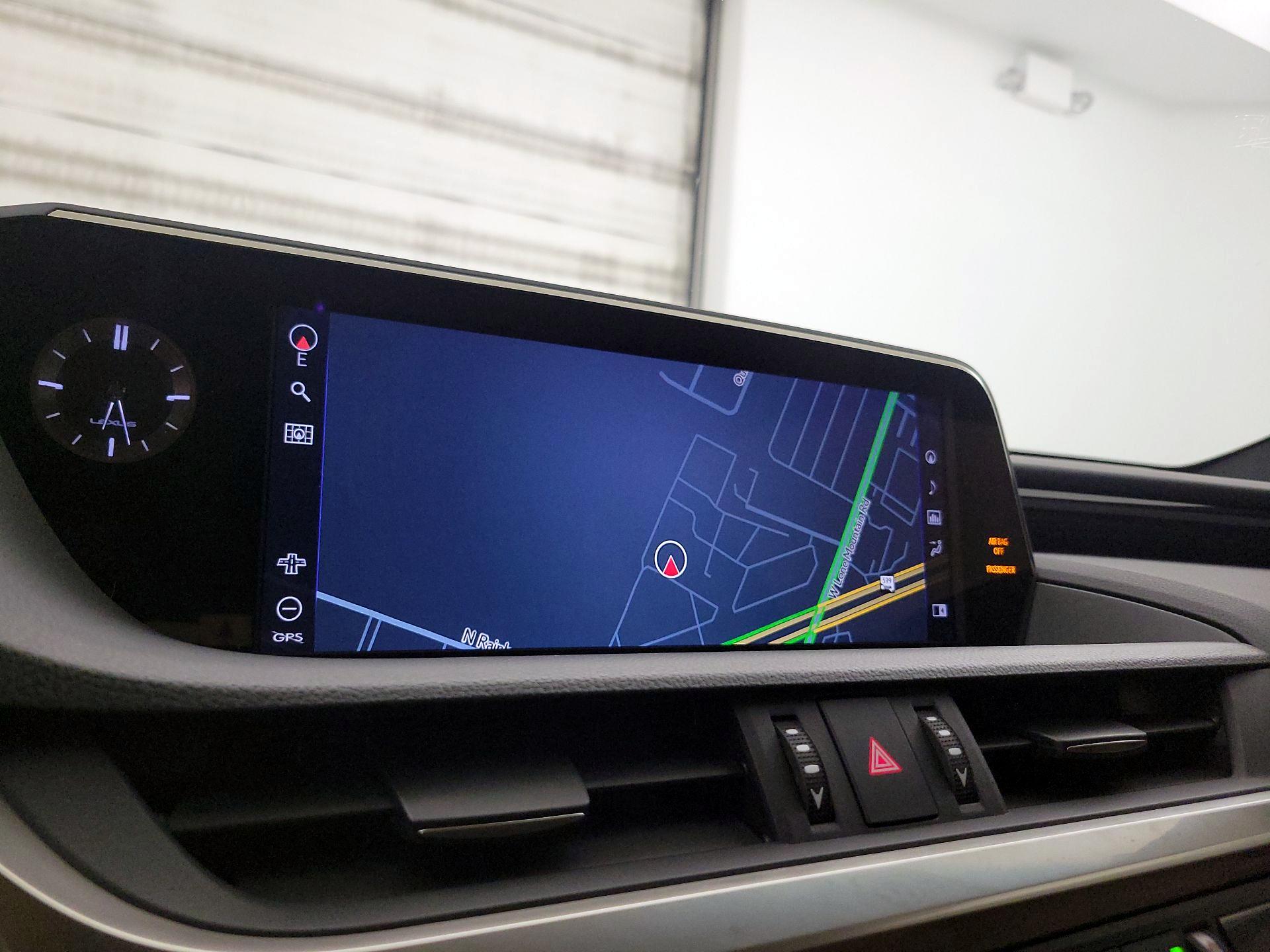 Thumbnail: 2021 Lexus ES - 14