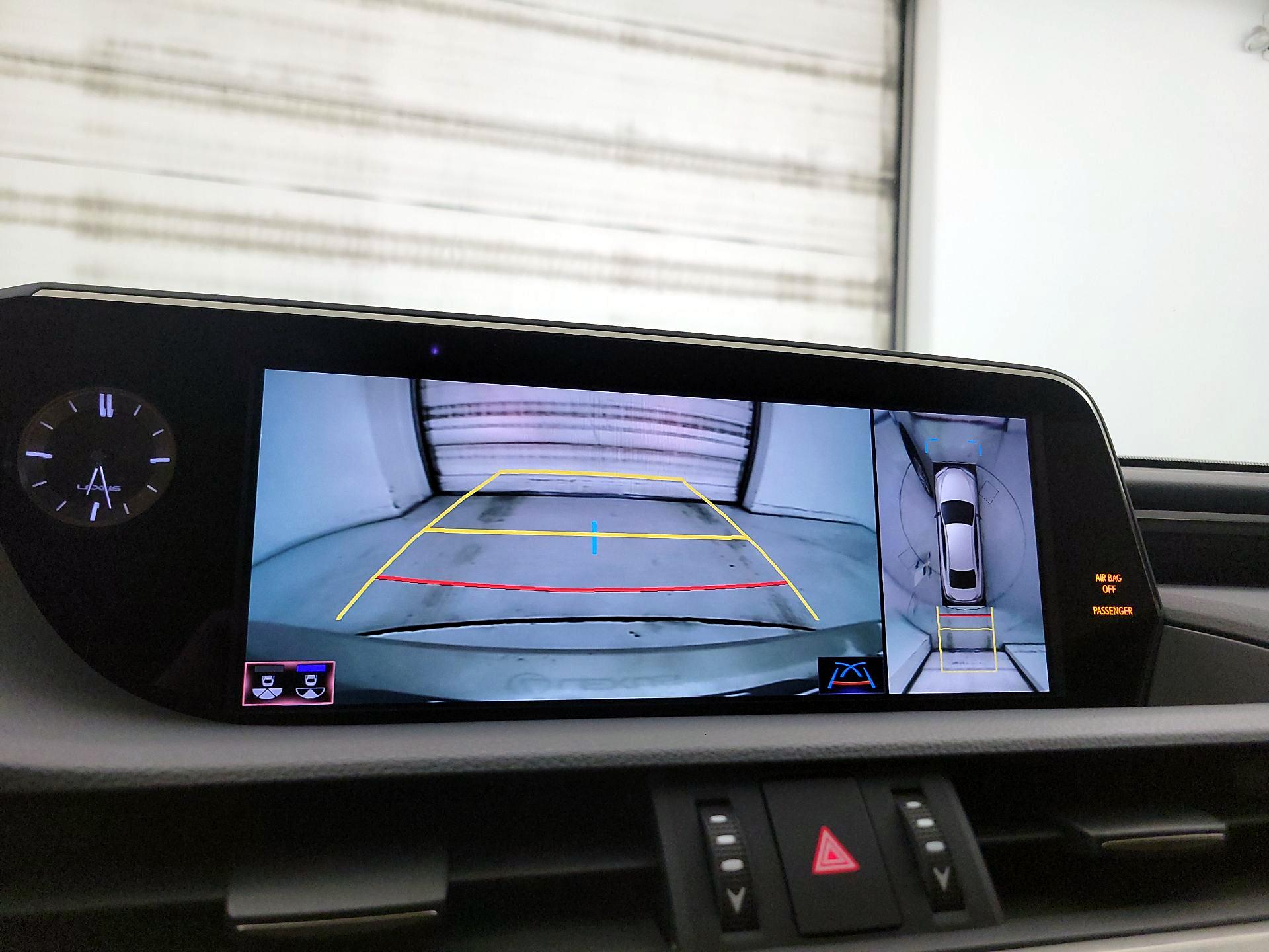 Thumbnail: 2021 Lexus ES - 15