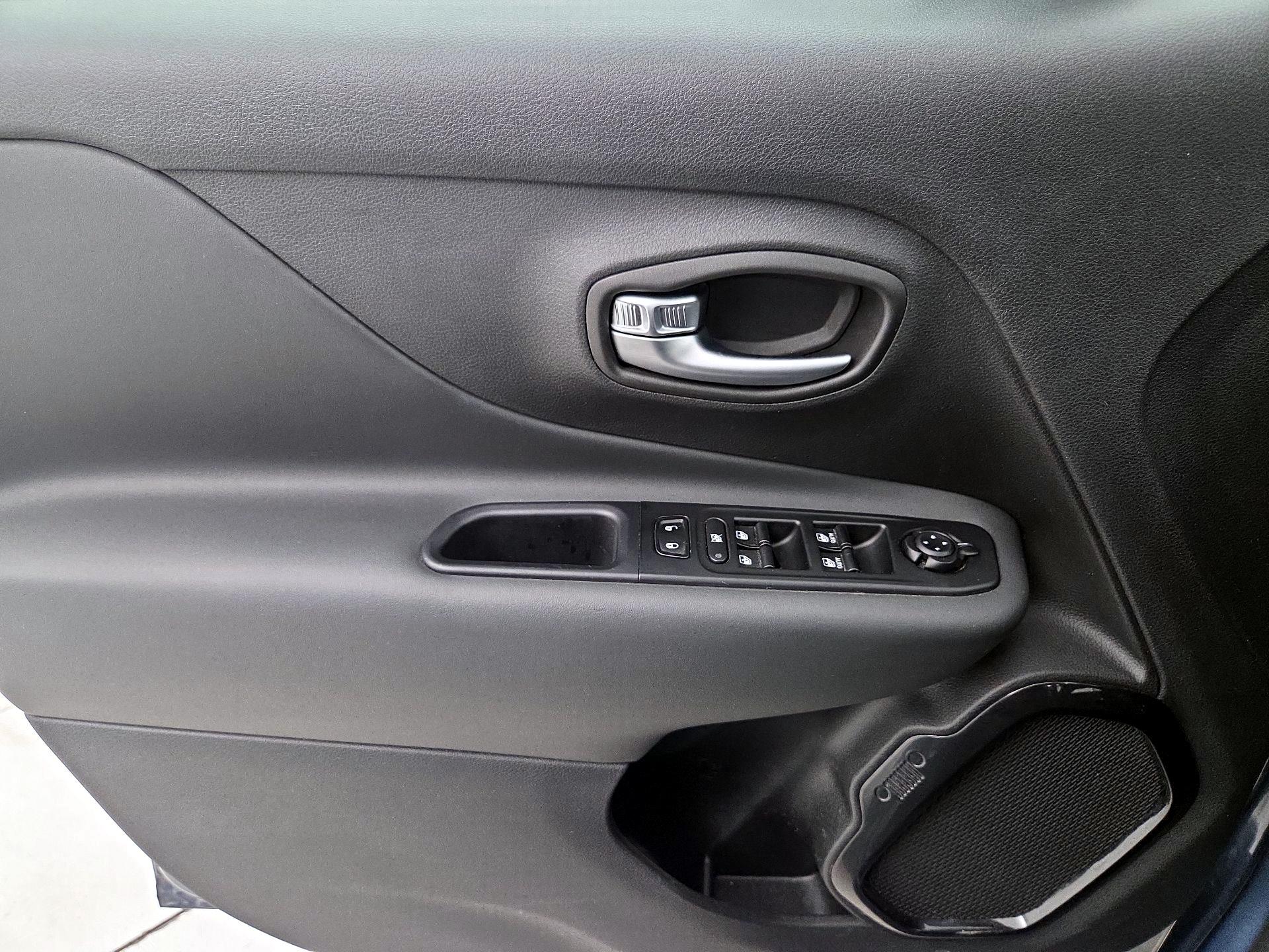 Thumbnail: 2022 Jeep Renegade - 12