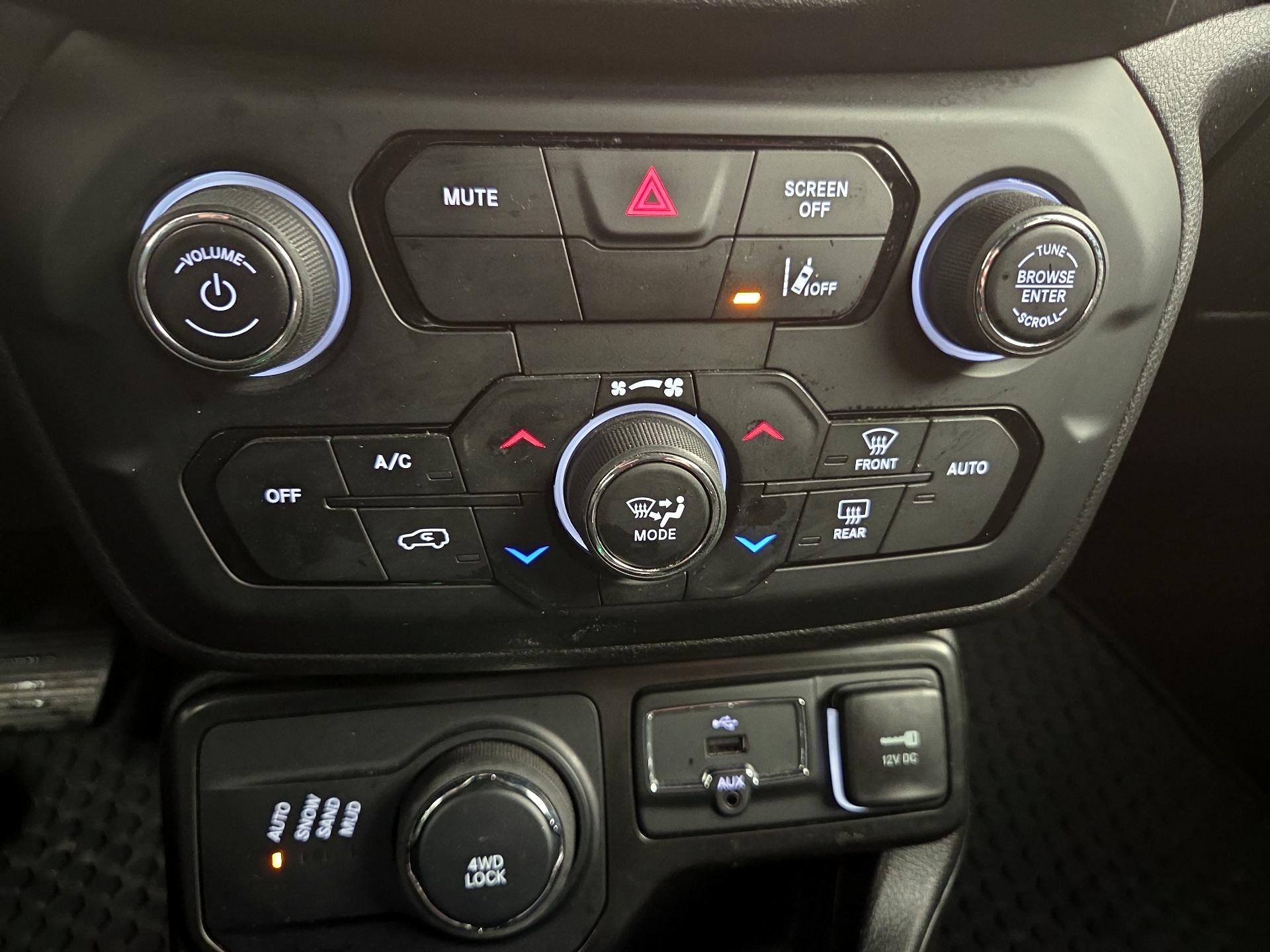 Thumbnail: 2022 Jeep Renegade - 17