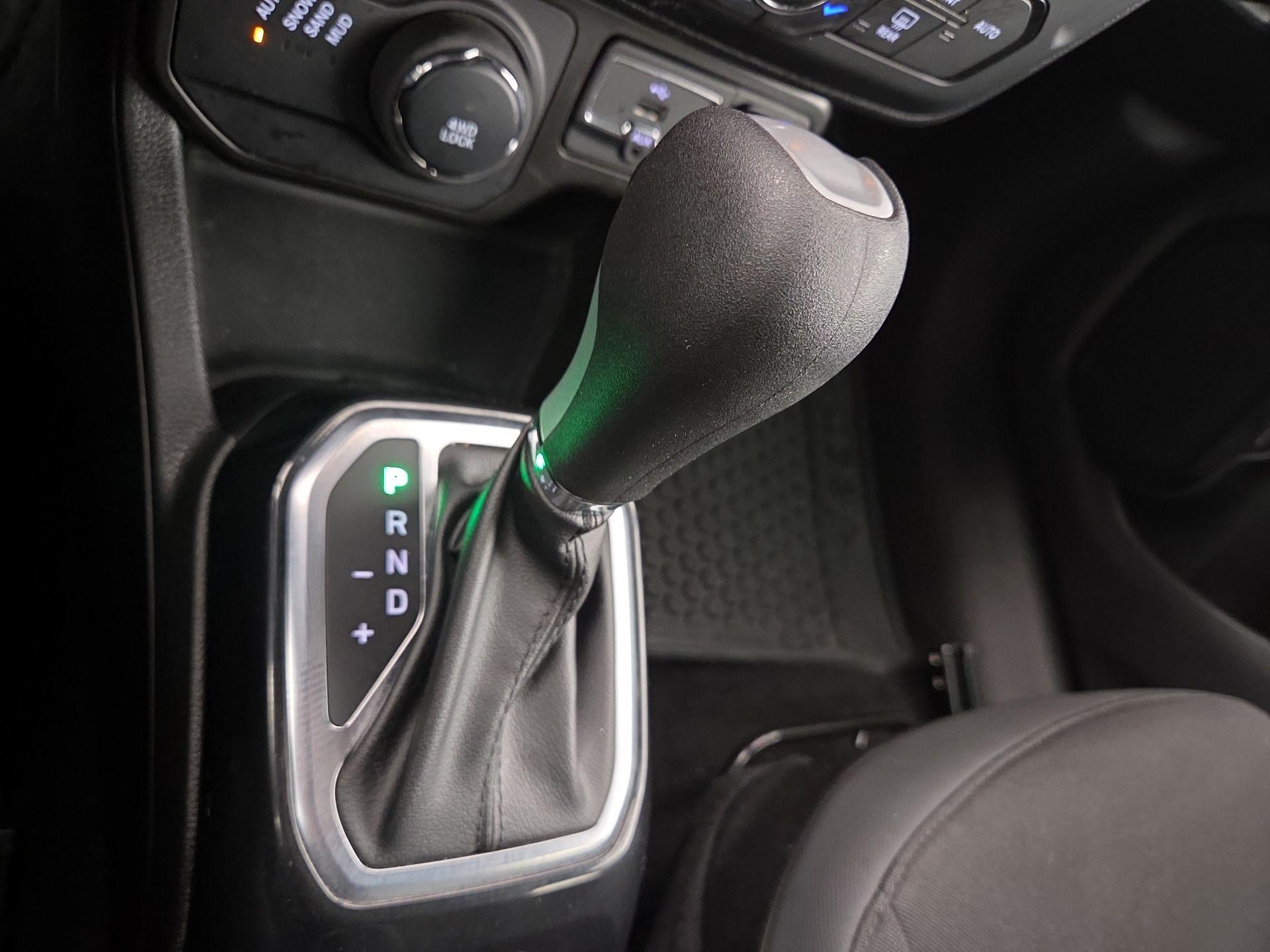 Thumbnail: 2022 Jeep Renegade - 18