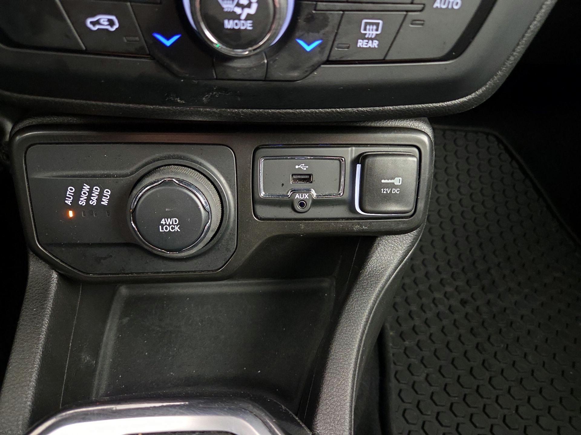 Thumbnail: 2022 Jeep Renegade - 19