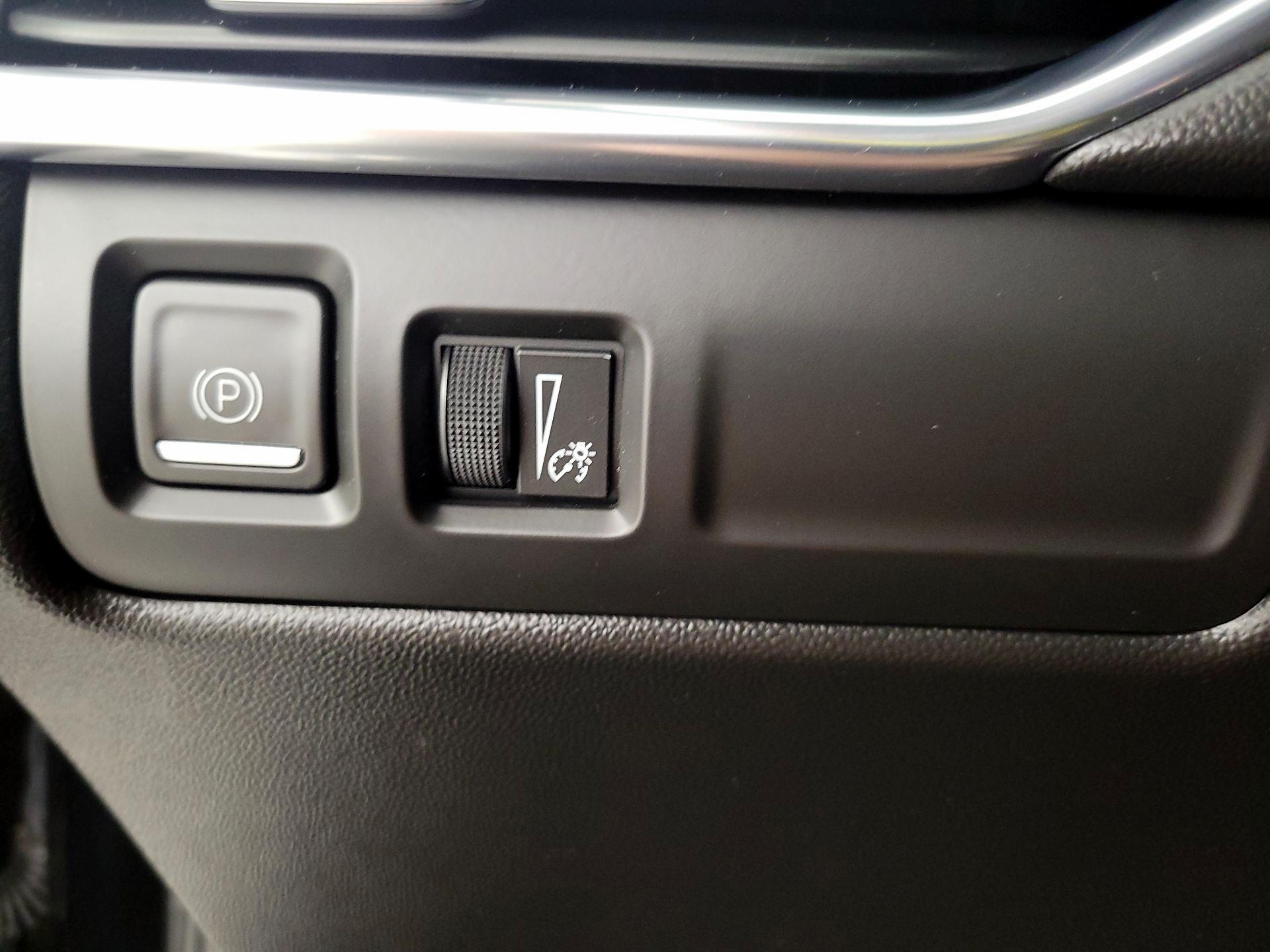 Thumbnail: 2021 Cadillac XT4 - 13