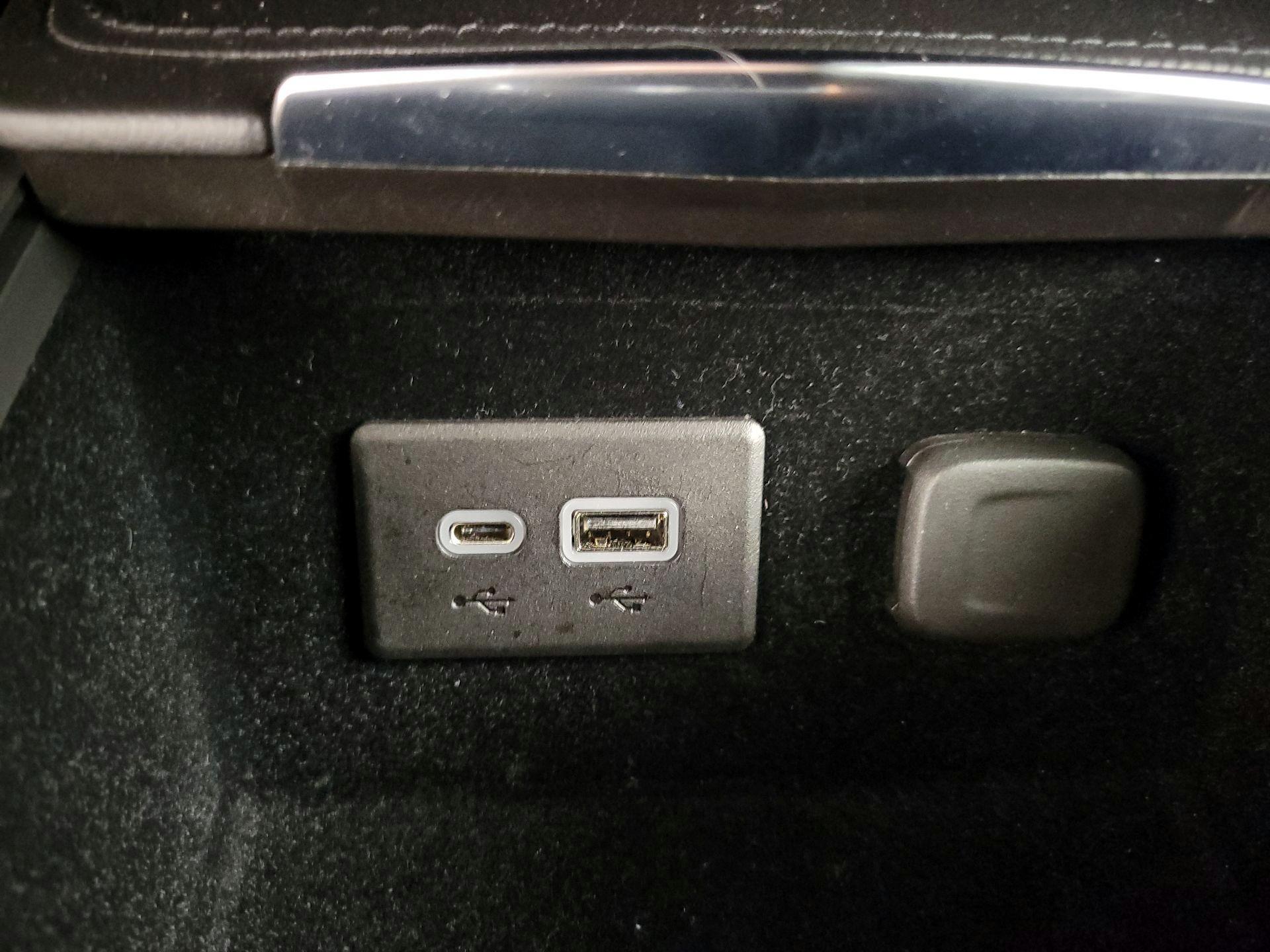 Thumbnail: 2021 Cadillac XT4 - 18