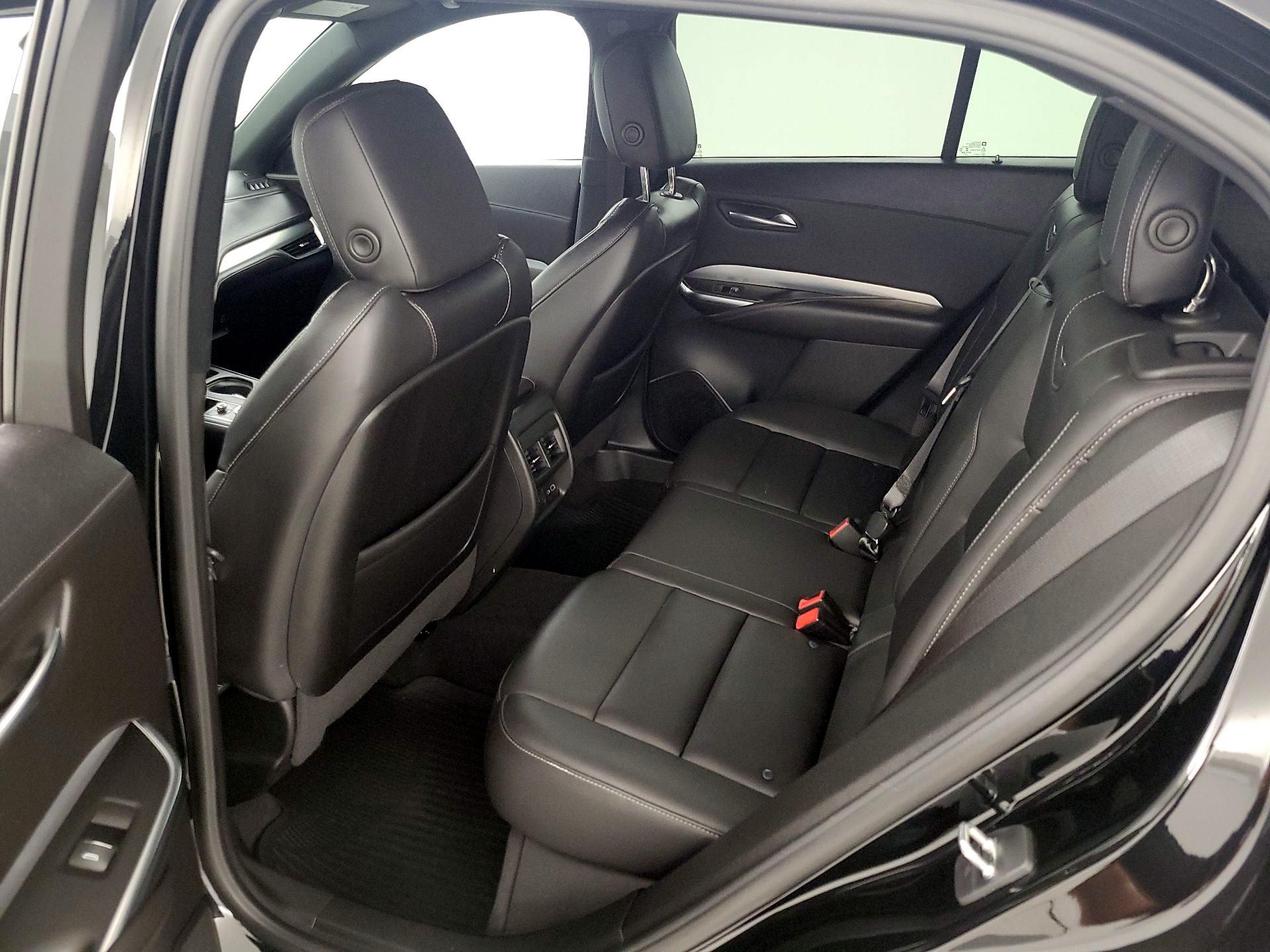 Thumbnail: 2021 Cadillac XT4 - 19