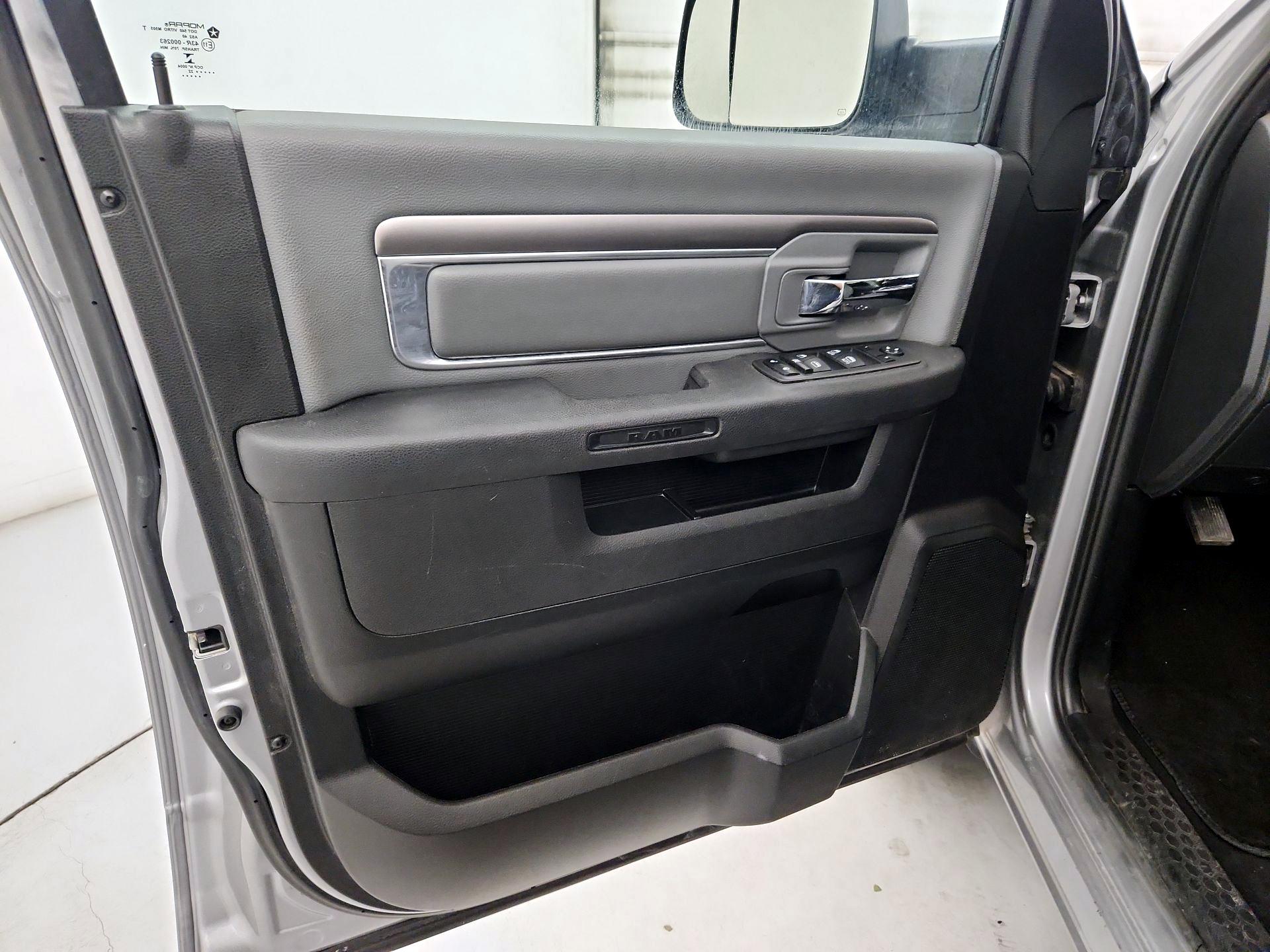 Thumbnail: 2022 RAM 1500 Classic - 12