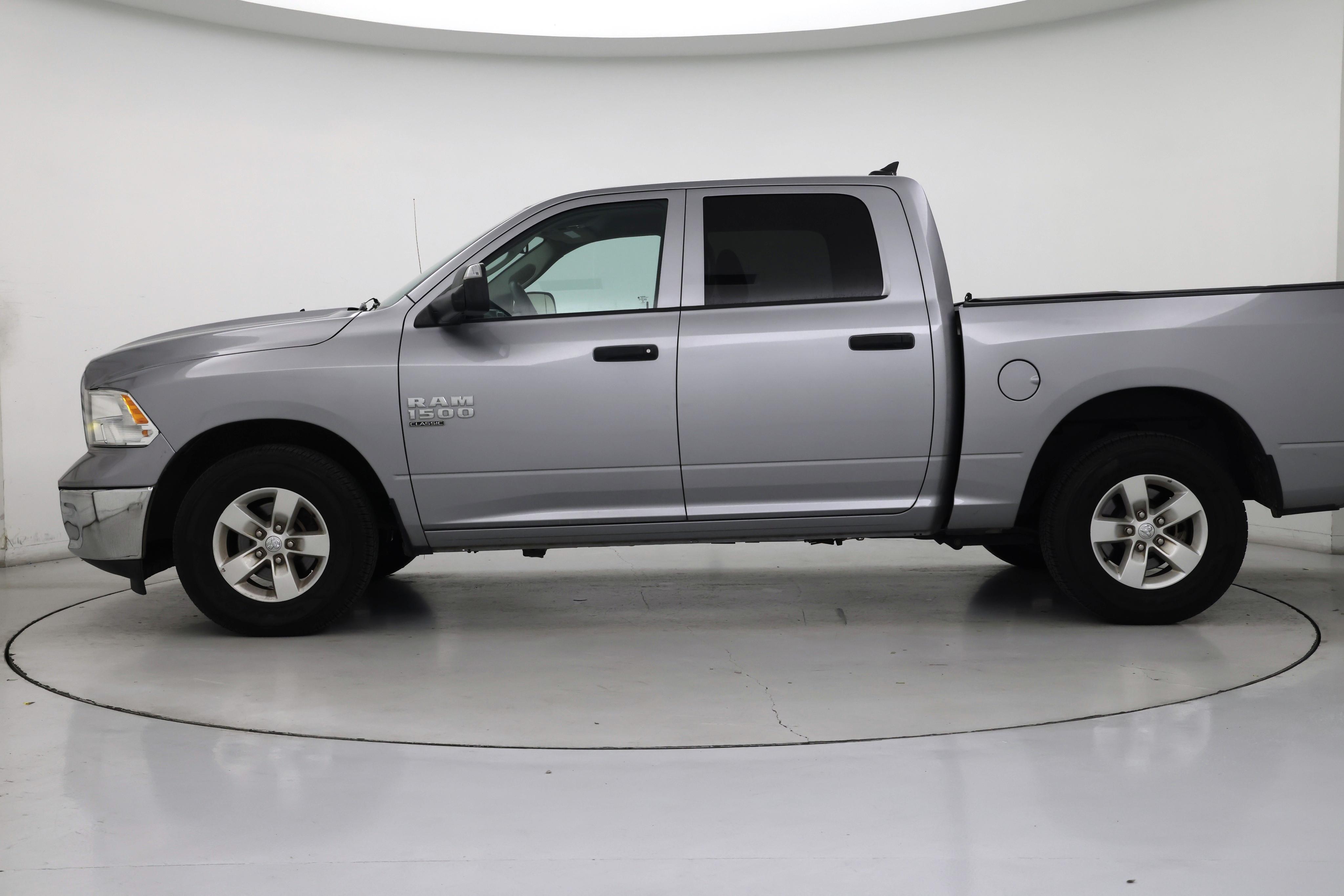 Thumbnail: 2022 RAM 1500 Classic - 3