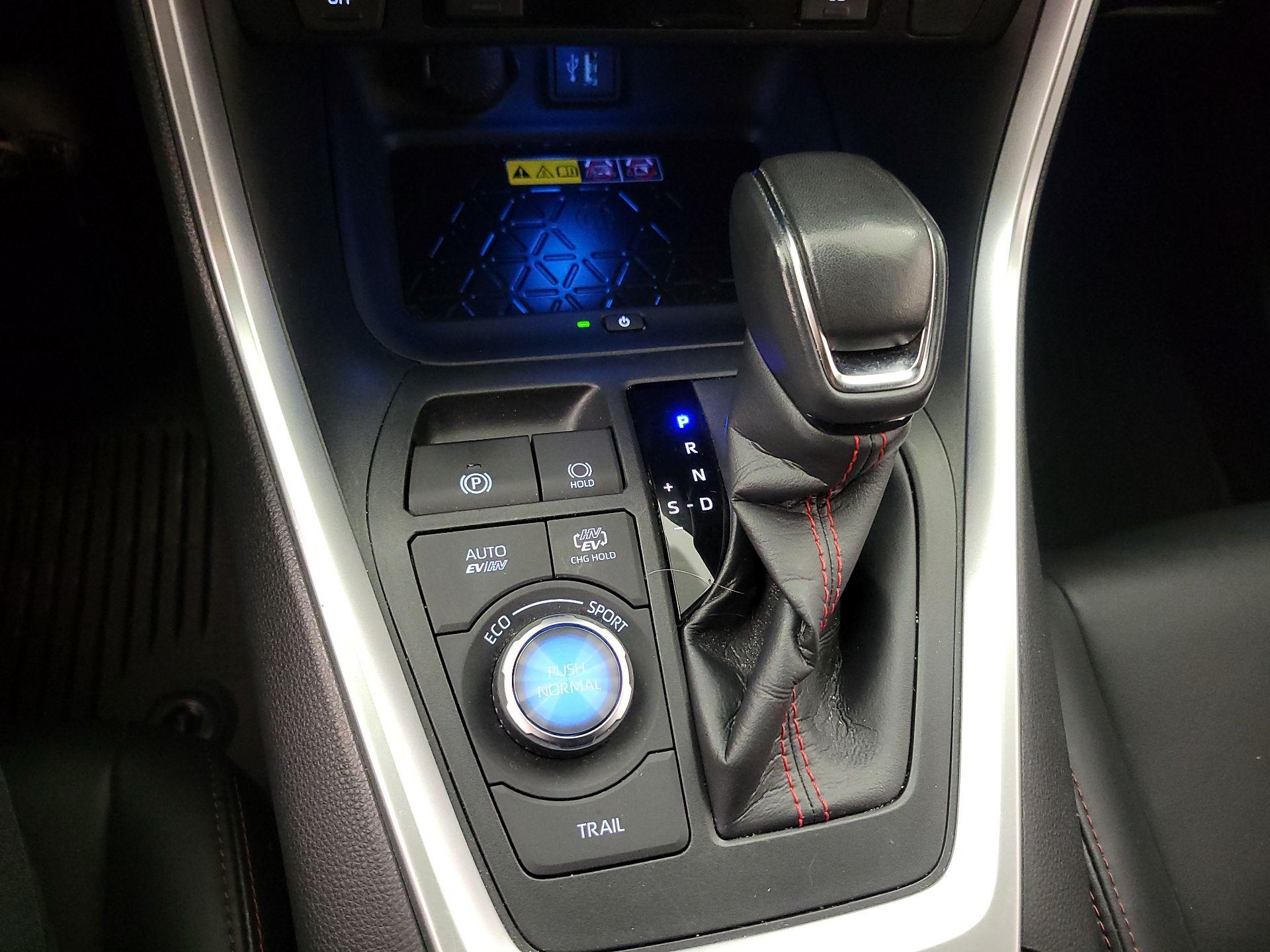 Thumbnail: 2023 Toyota RAV4 - 17