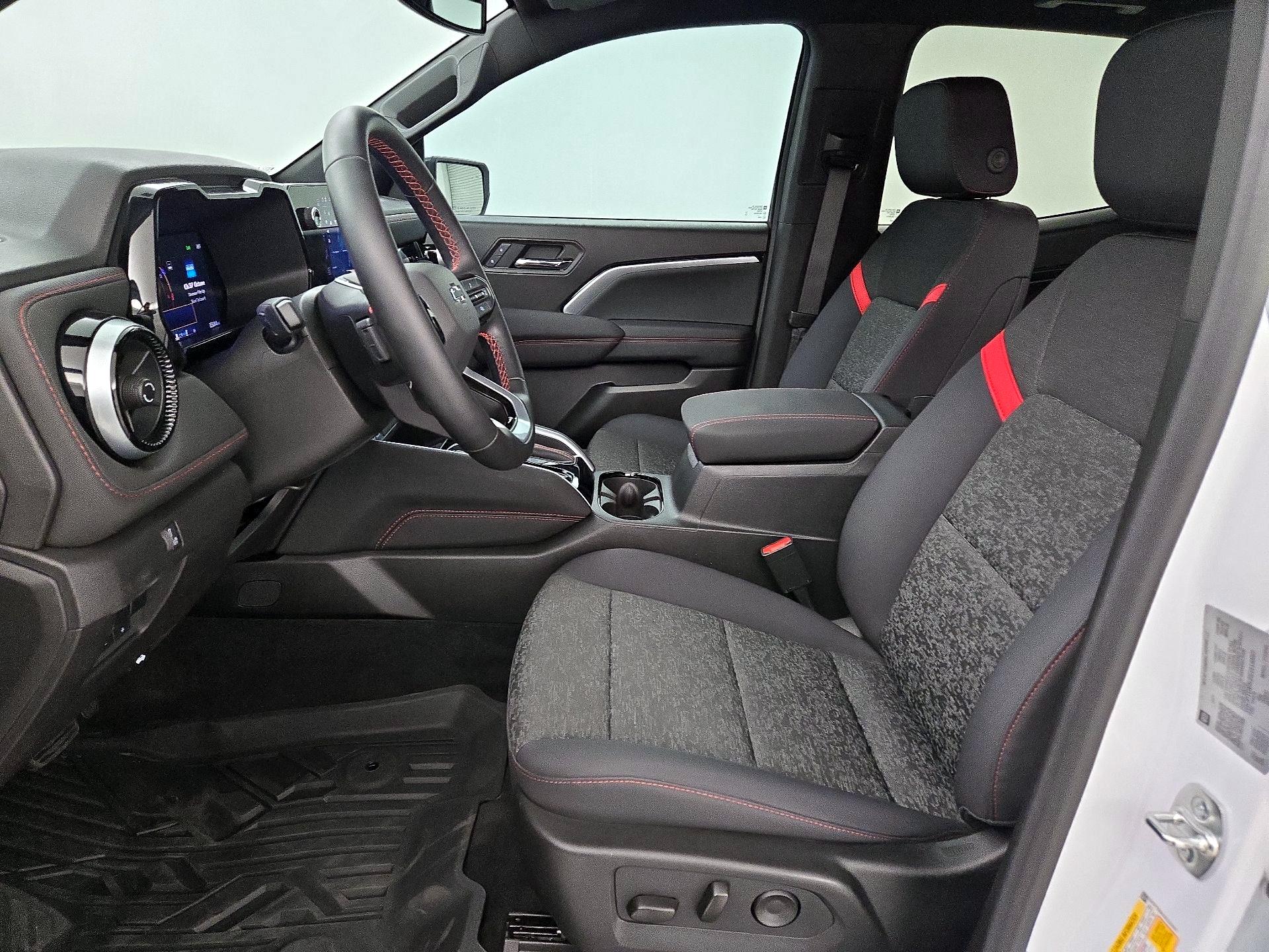 Thumbnail: 2025 Chevrolet Colorado - 11