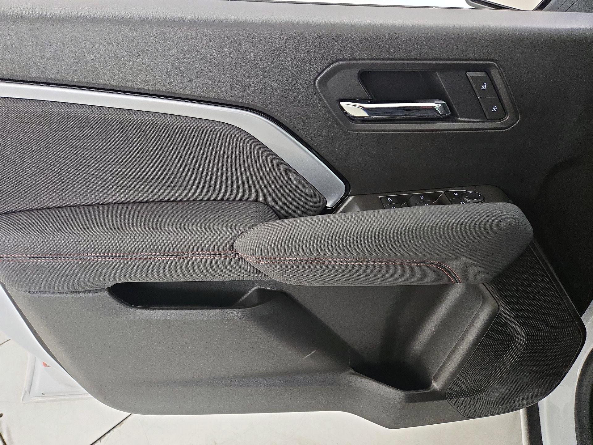 Thumbnail: 2025 Chevrolet Colorado - 12