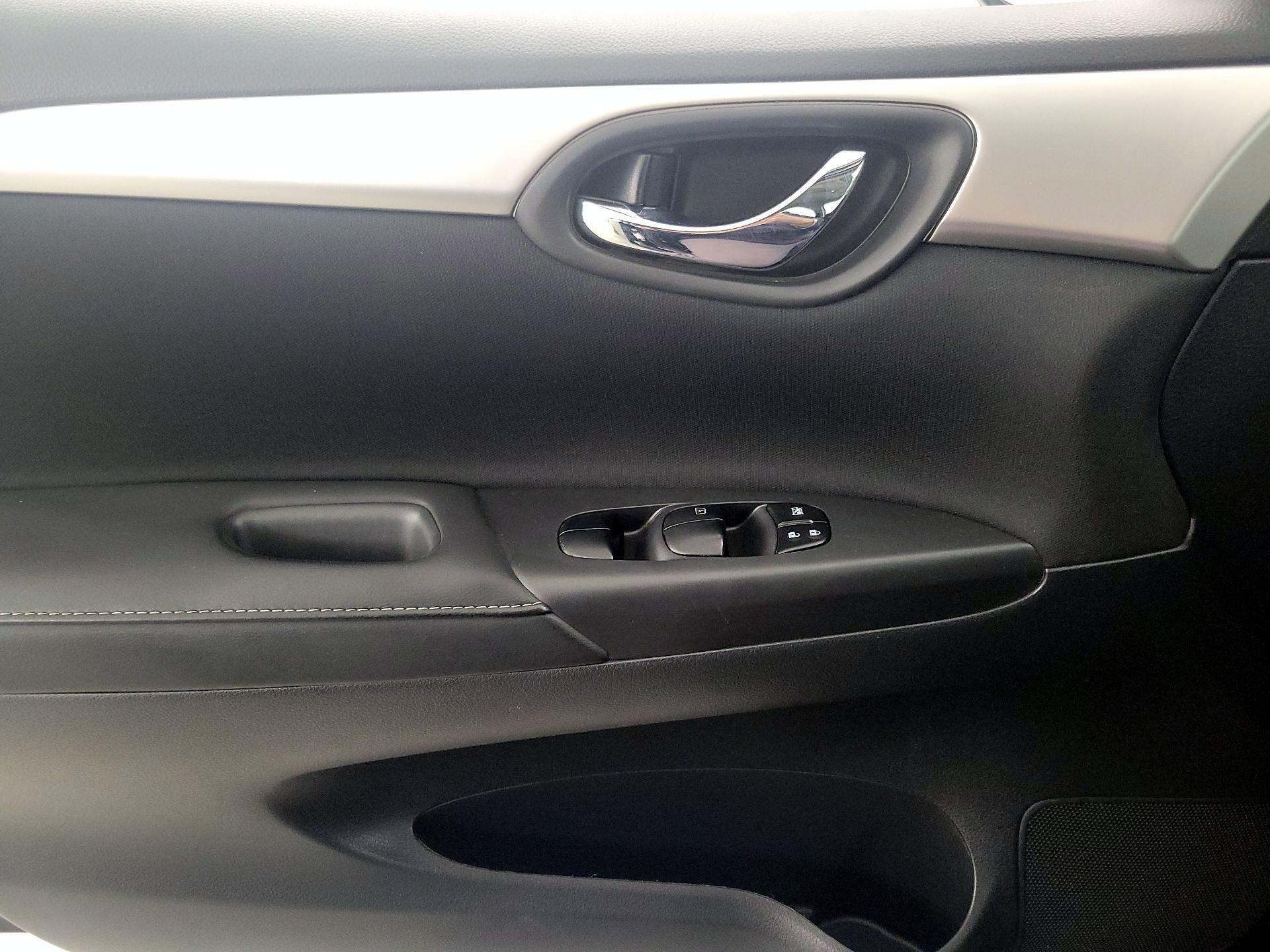 Thumbnail: 2018 Nissan Sentra - 12