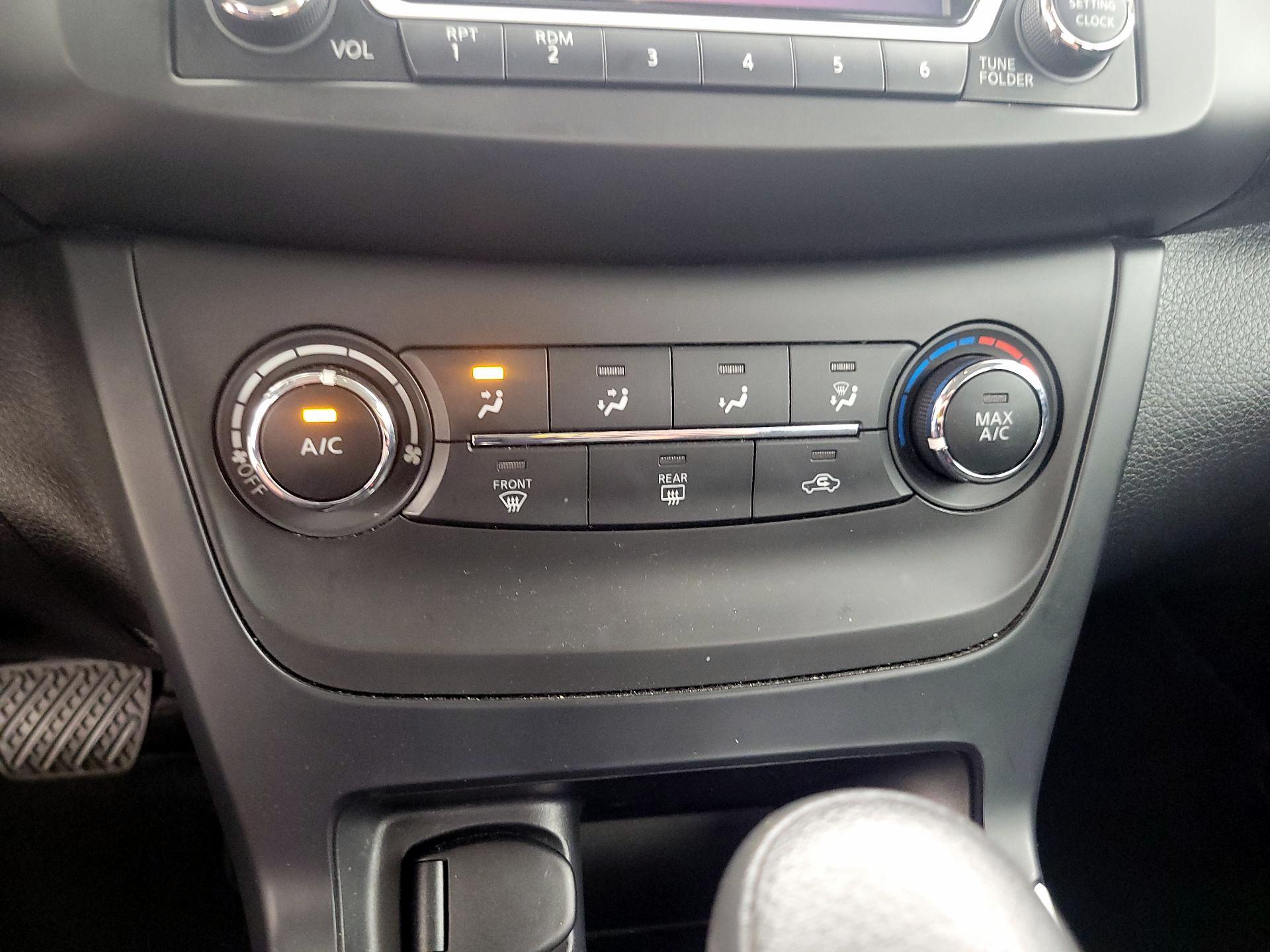 Thumbnail: 2018 Nissan Sentra - 16