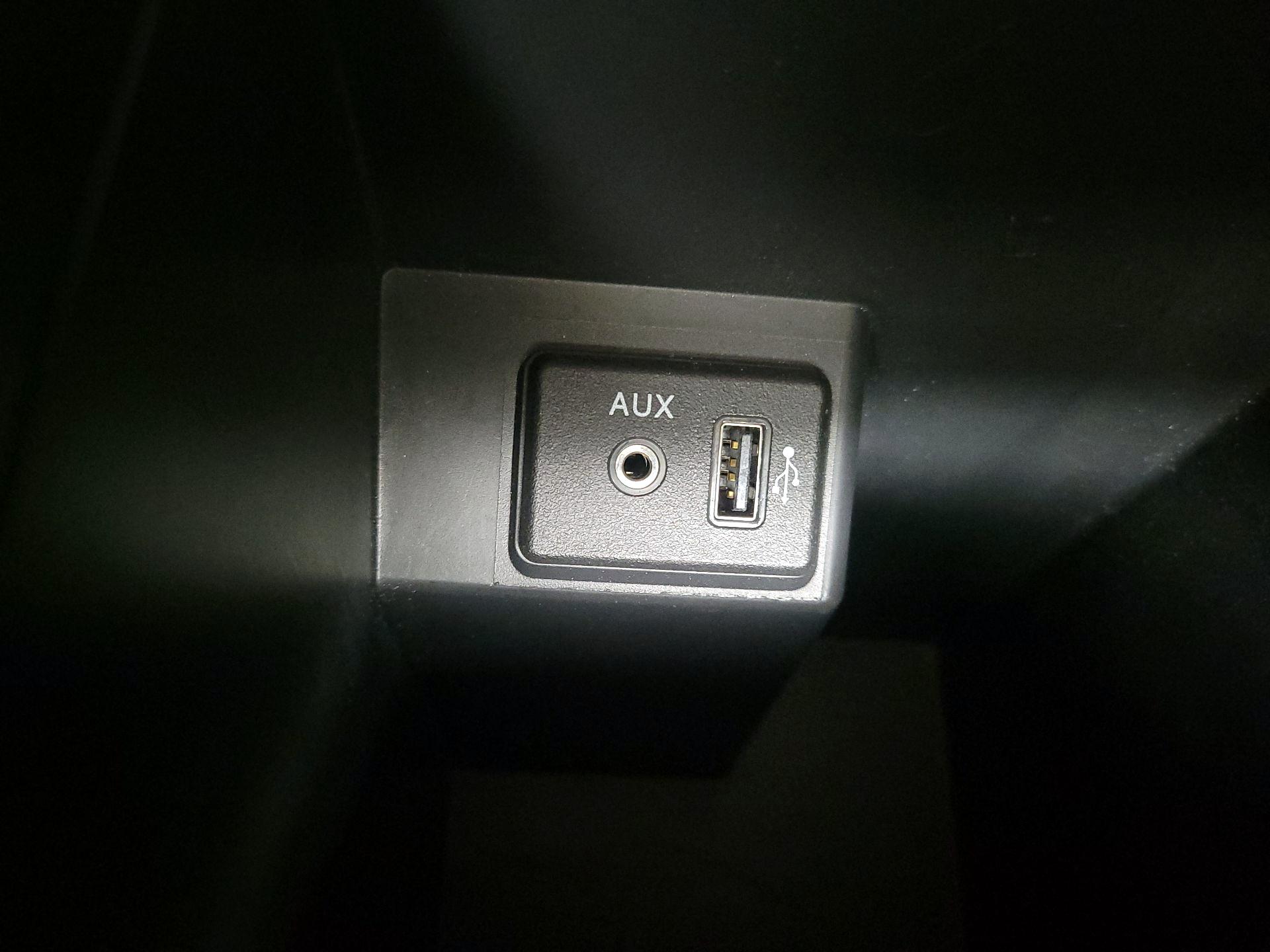 Thumbnail: 2018 Nissan Sentra - 18