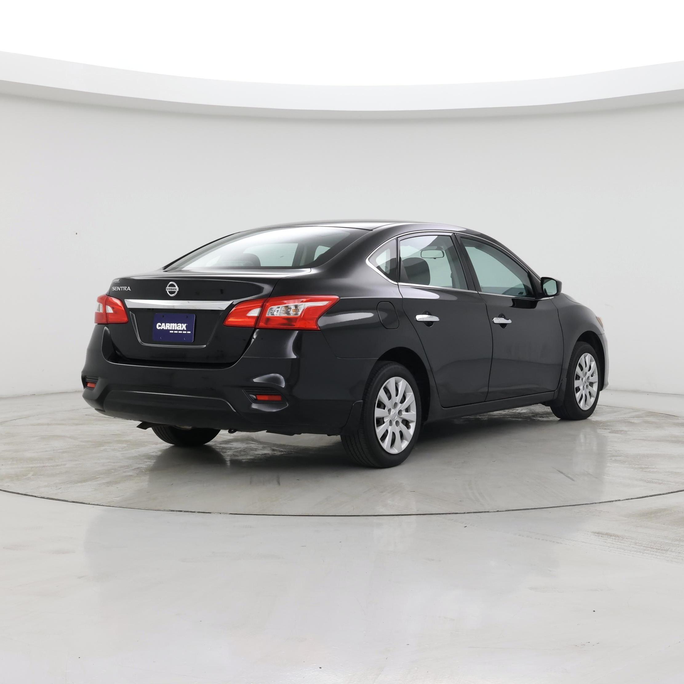 Thumbnail: 2018 Nissan Sentra - 8