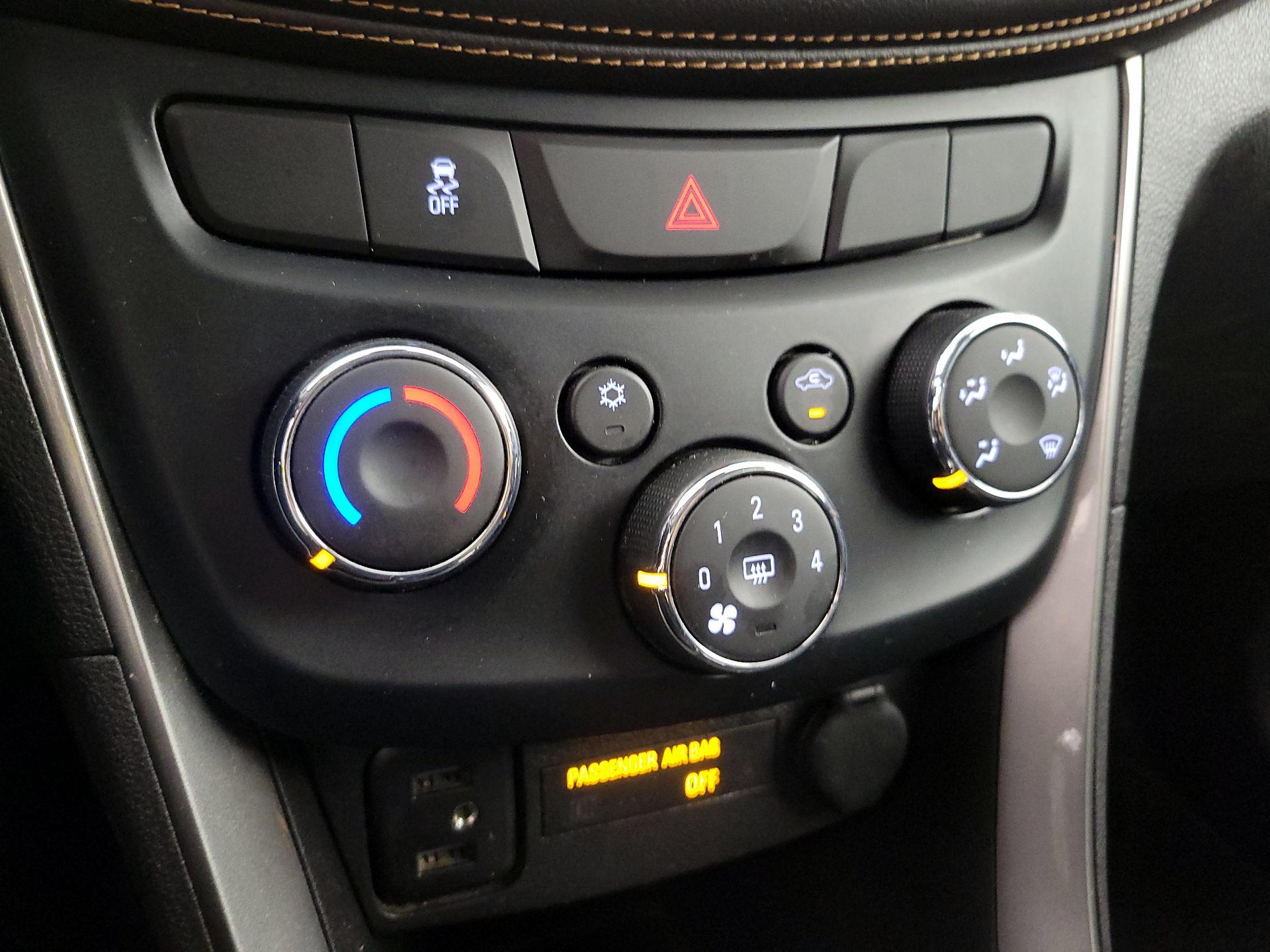 Thumbnail: 2020 Chevrolet Trax - 16