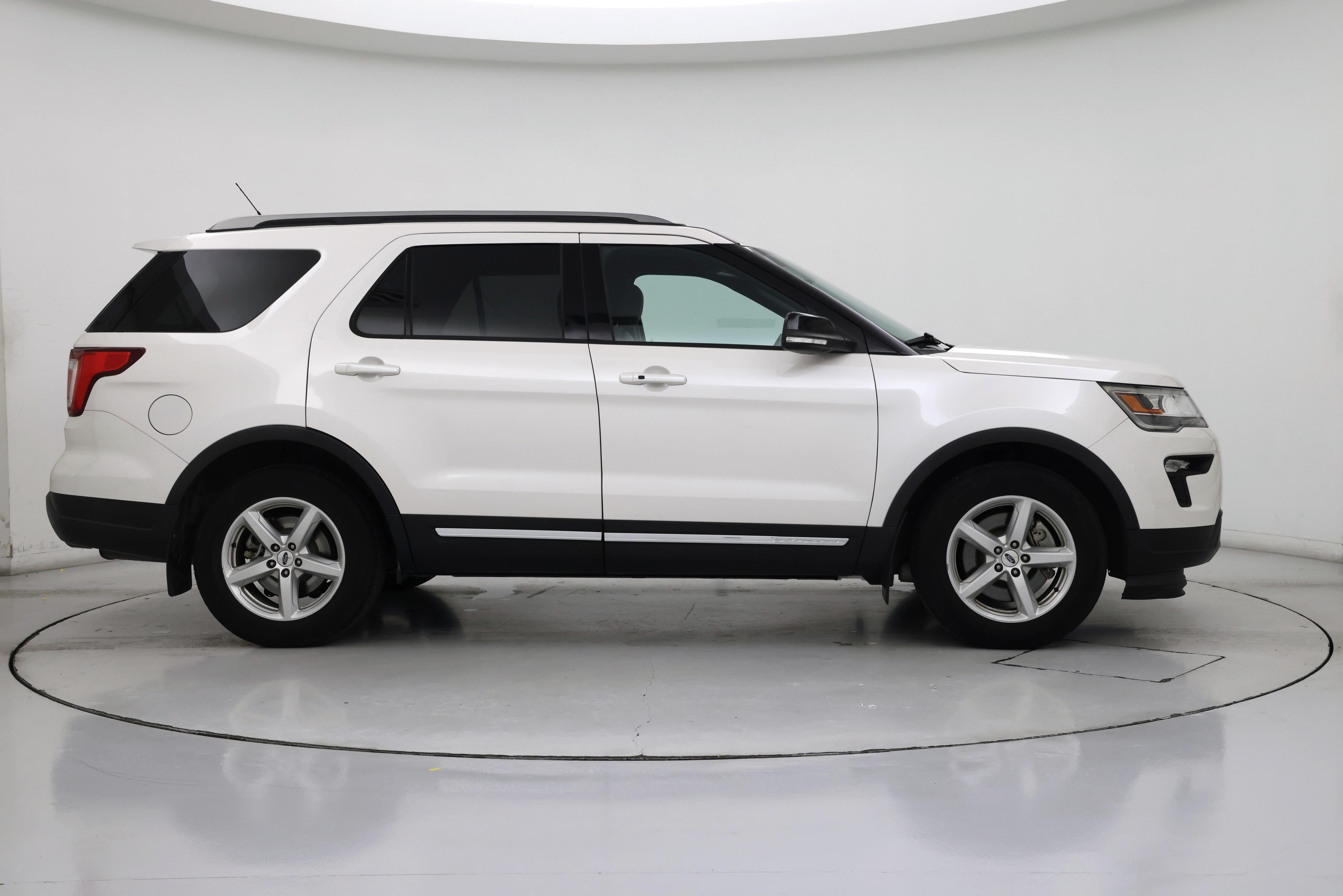 Thumbnail: 2018 Ford Explorer - 7