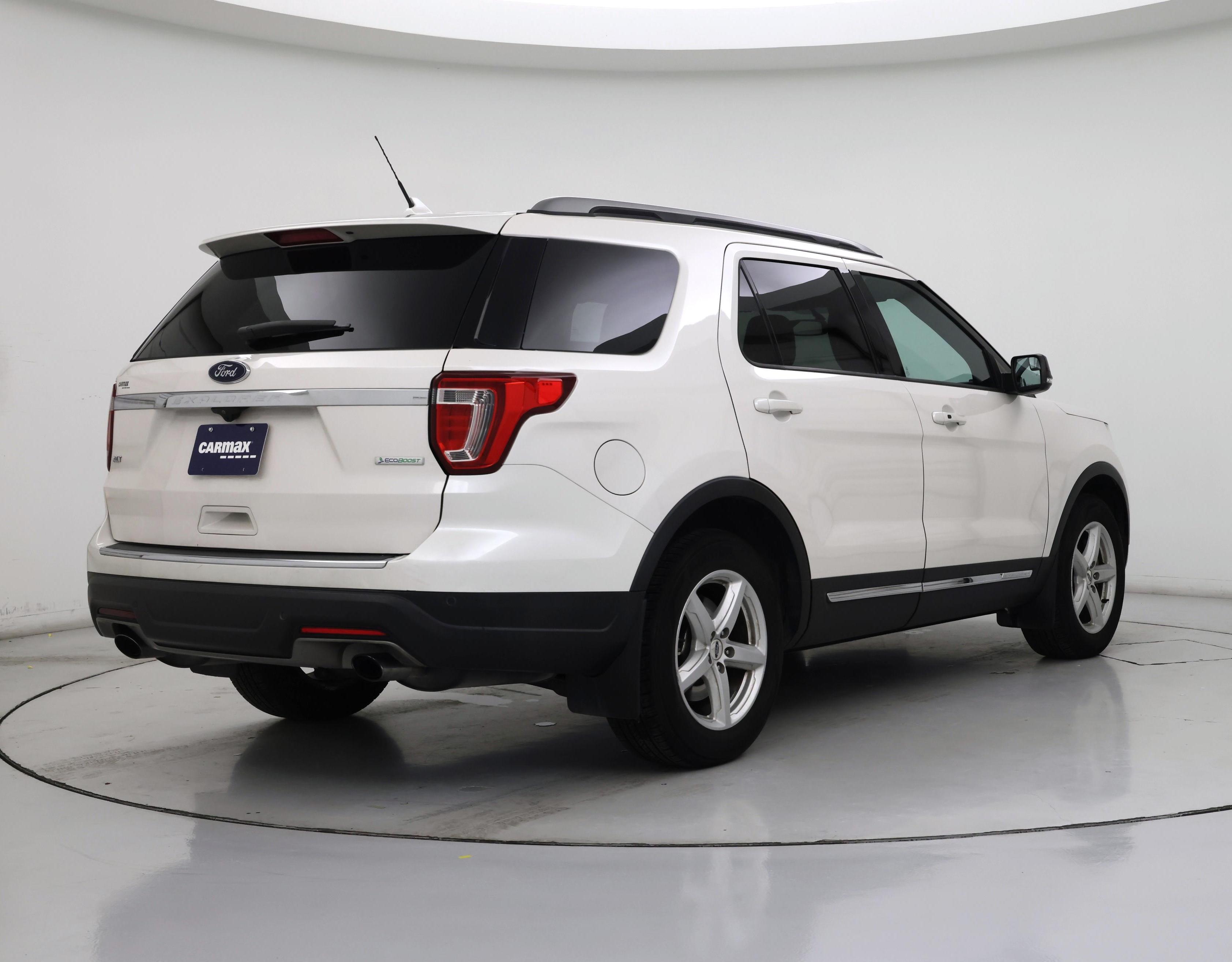 Thumbnail: 2018 Ford Explorer - 8