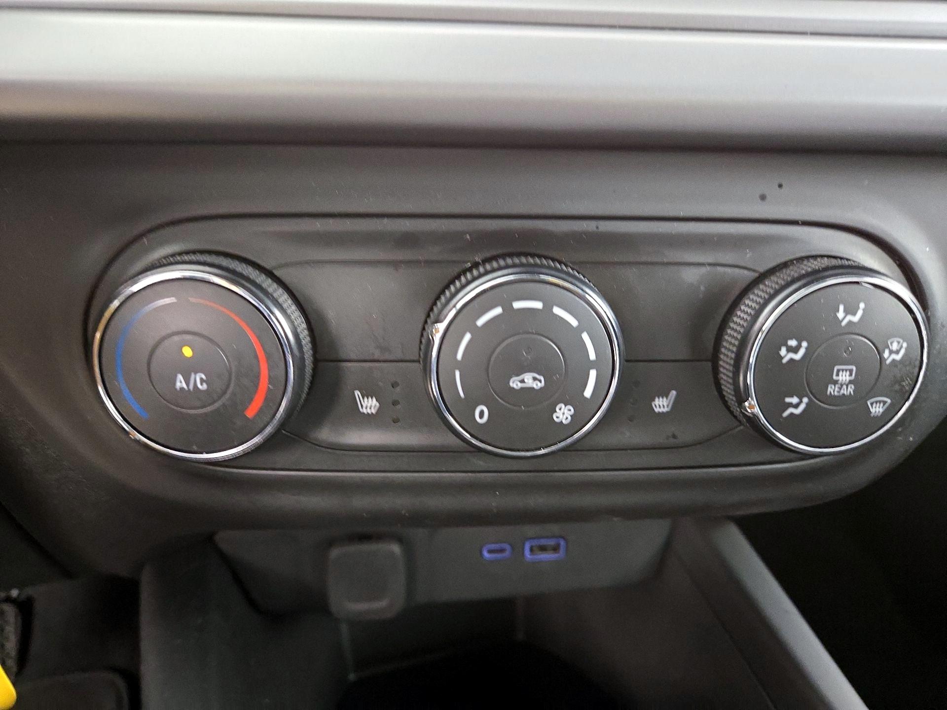 Thumbnail: 2024 Chevrolet Trax - 16