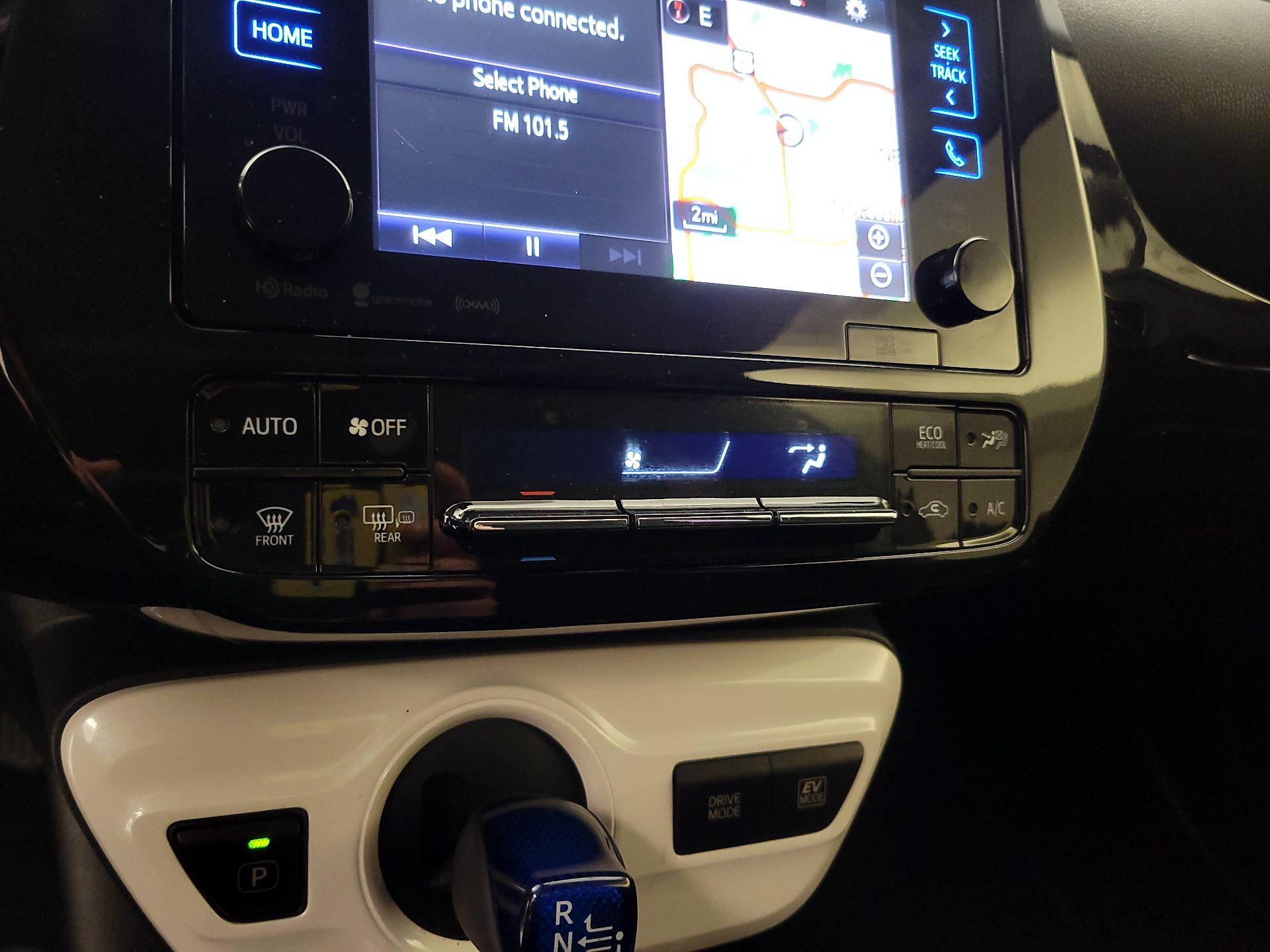 Thumbnail: 2018 Toyota Prius - 17