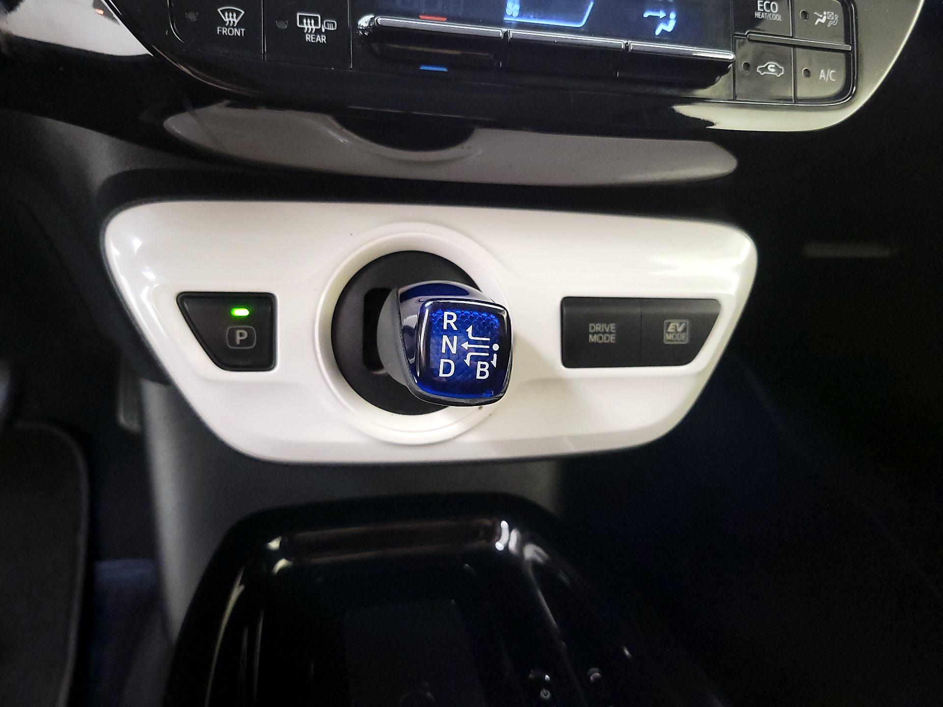 Thumbnail: 2018 Toyota Prius - 18