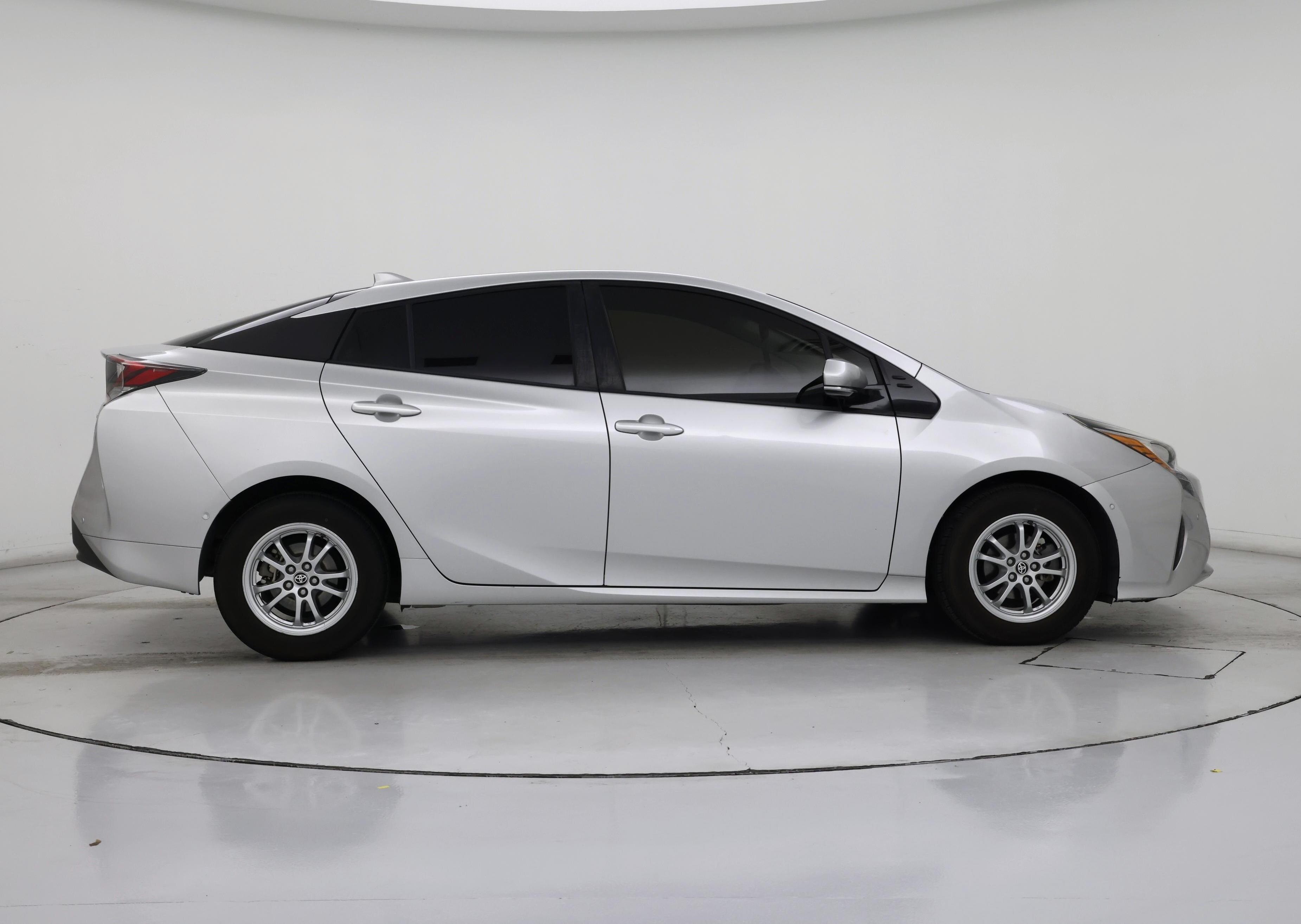 Thumbnail: 2018 Toyota Prius - 7